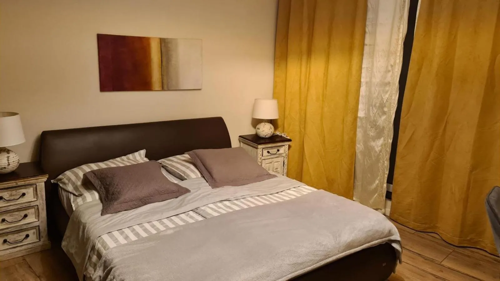 Bed in FHS ApartHotel