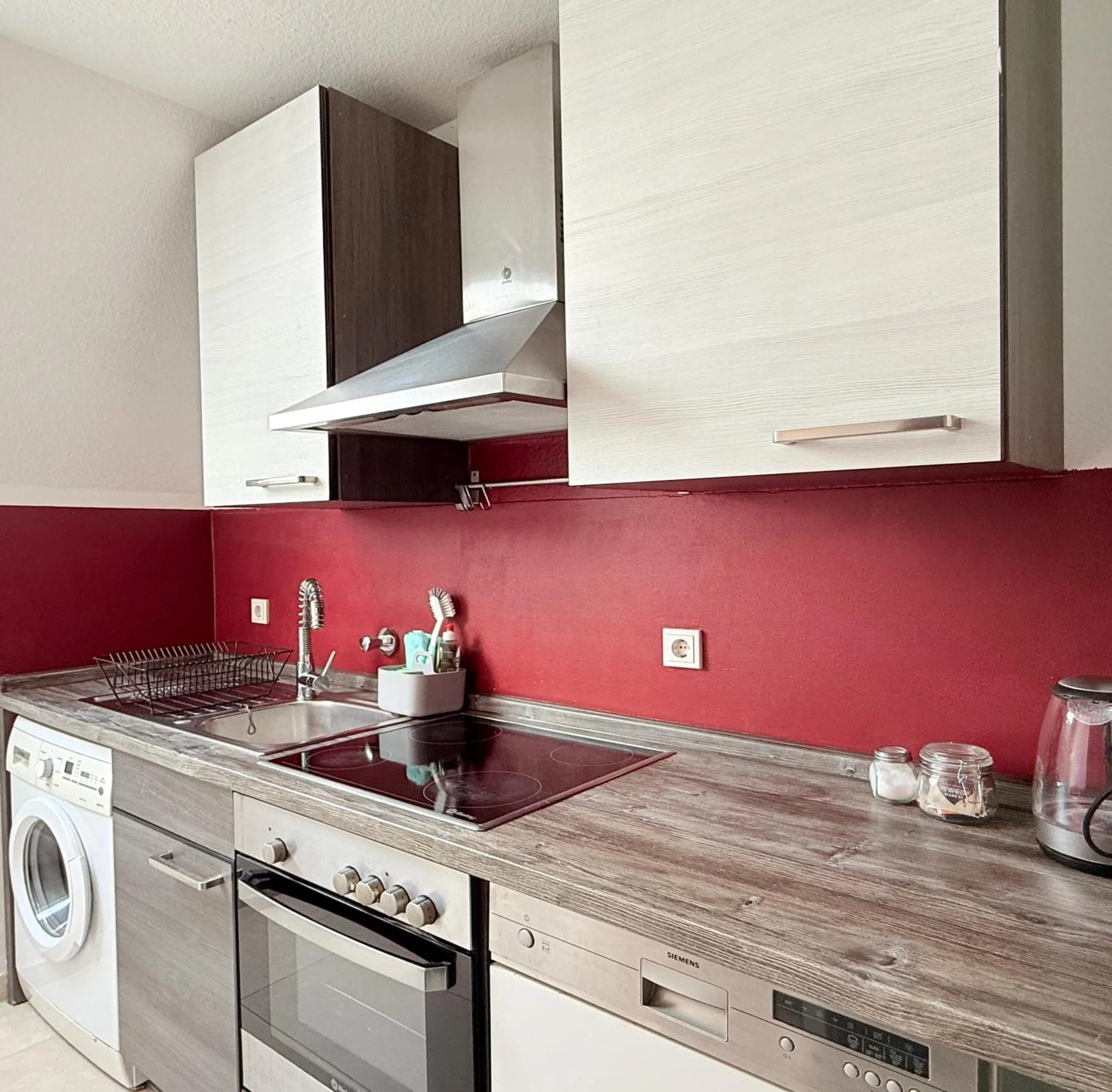 Kitchen or kitchenette in FHS ApartHotel