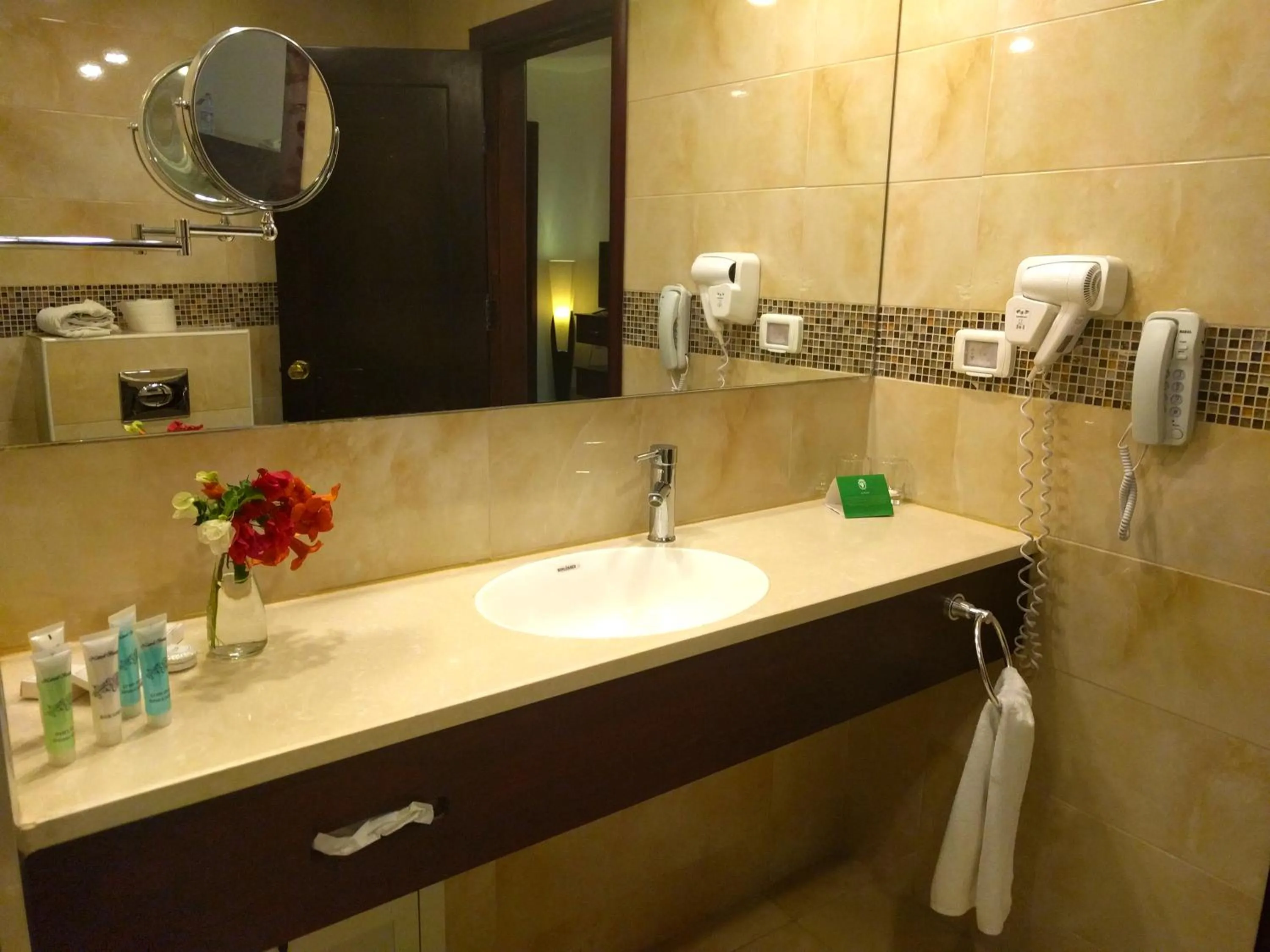 Bathroom in City Inn Palace Hotel