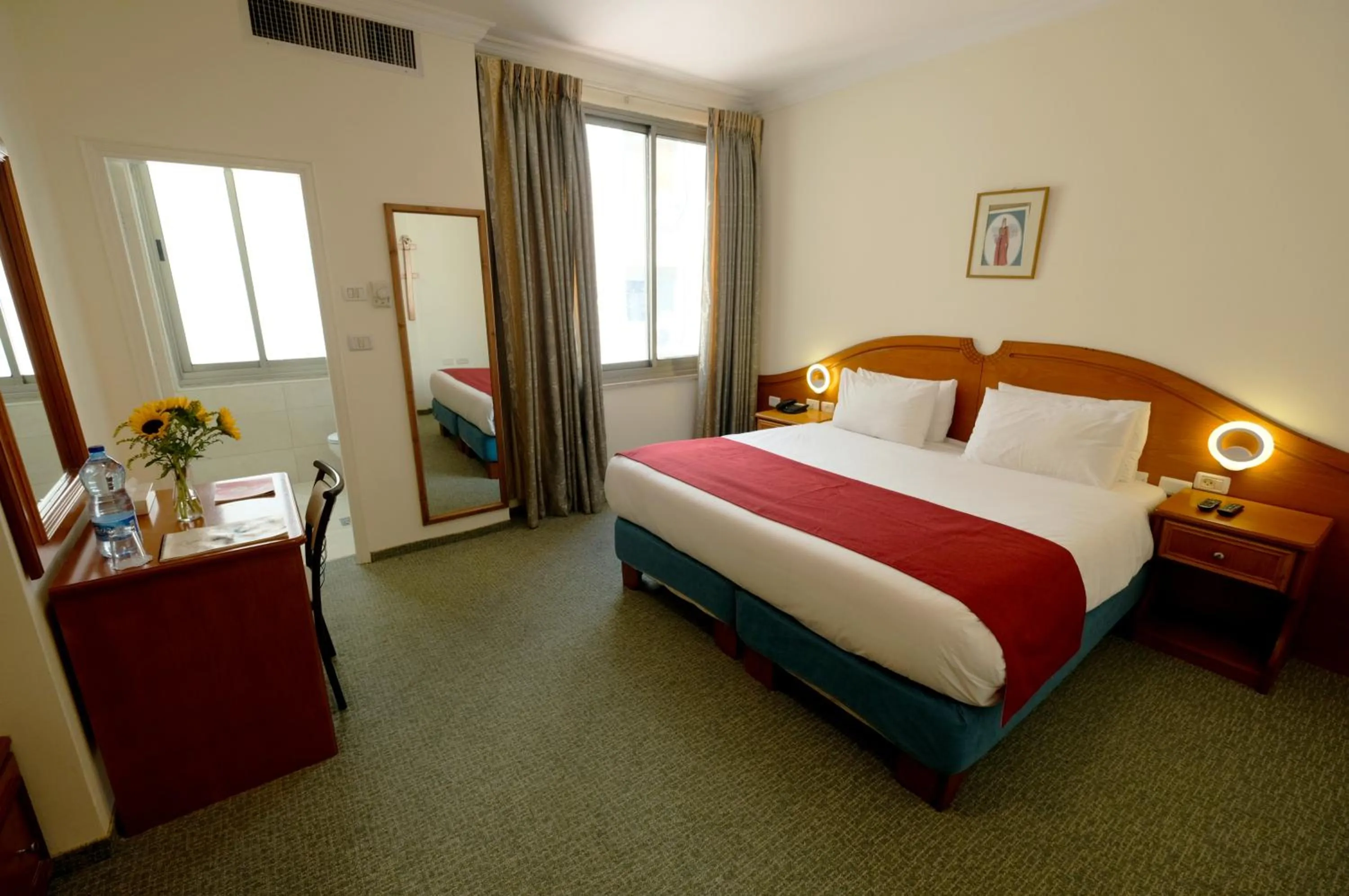 Photo of the whole room, Bed in City Inn Palace Hotel