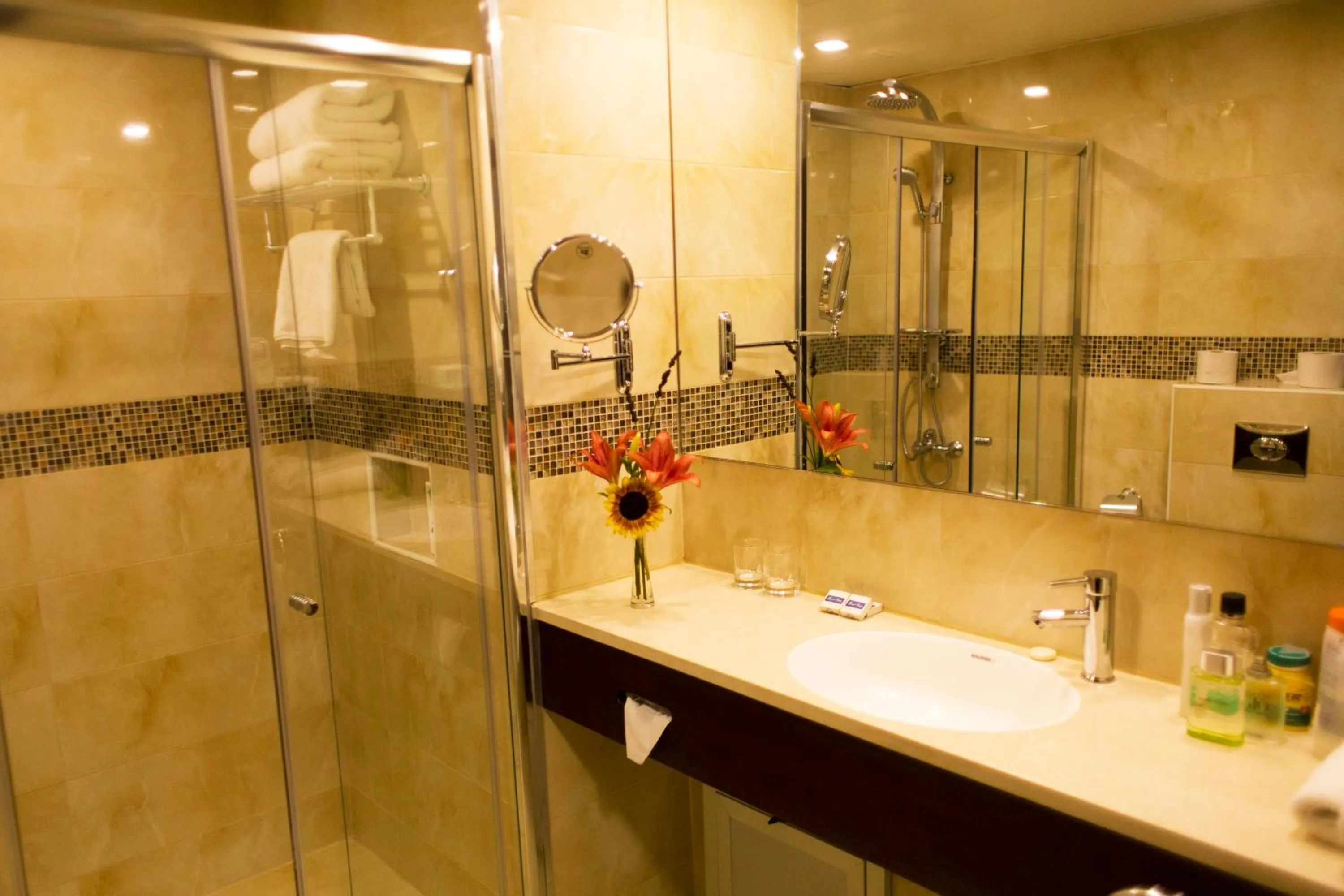 Bathroom in City Inn Palace Hotel