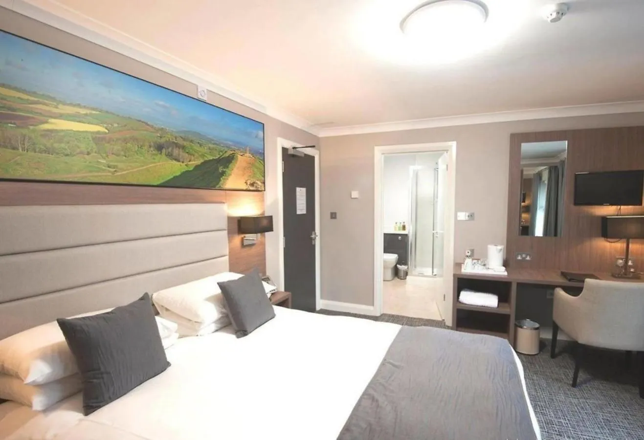 Photo of the whole room, Bed in Riverside Hotel