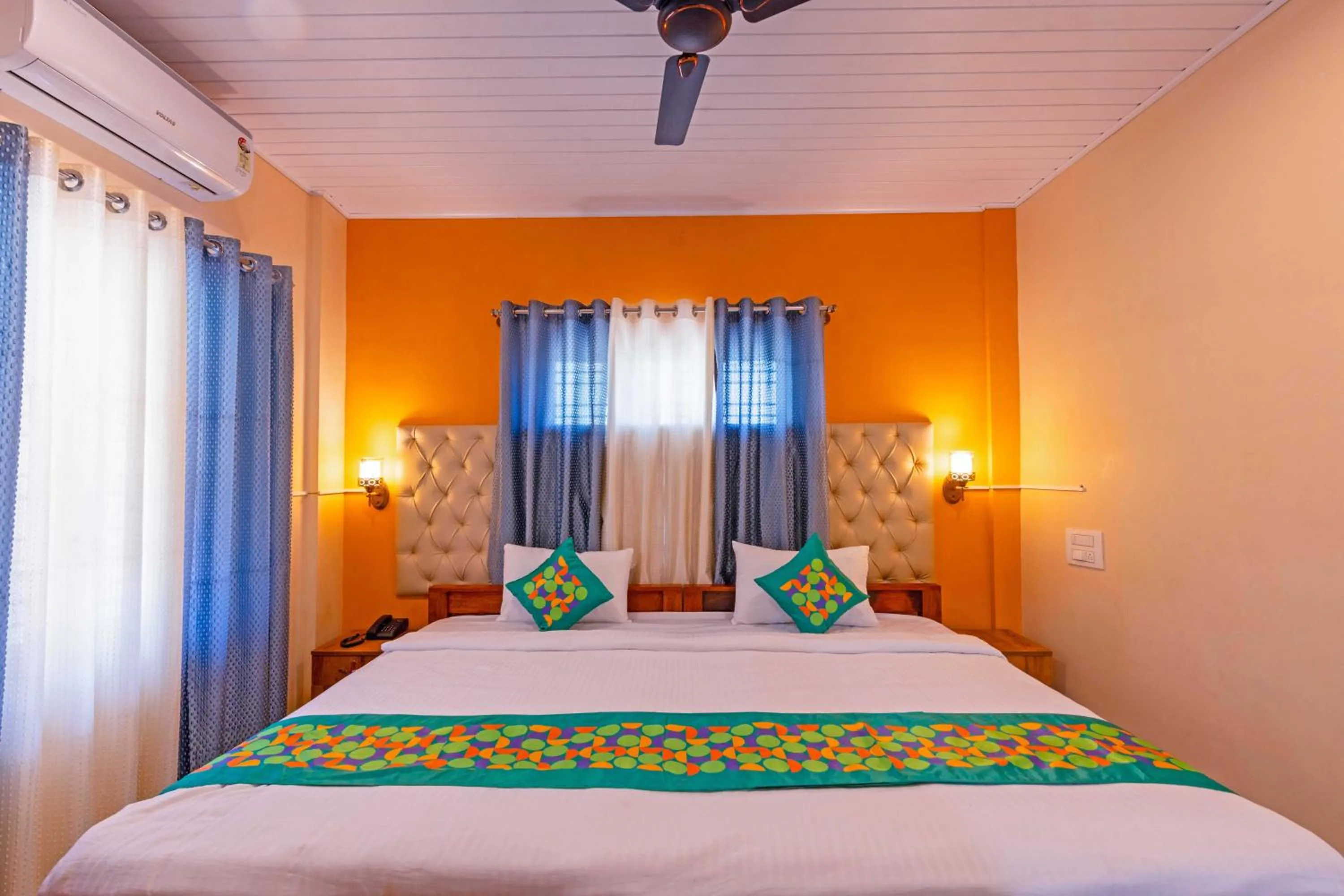 Bedroom in Treebo River View