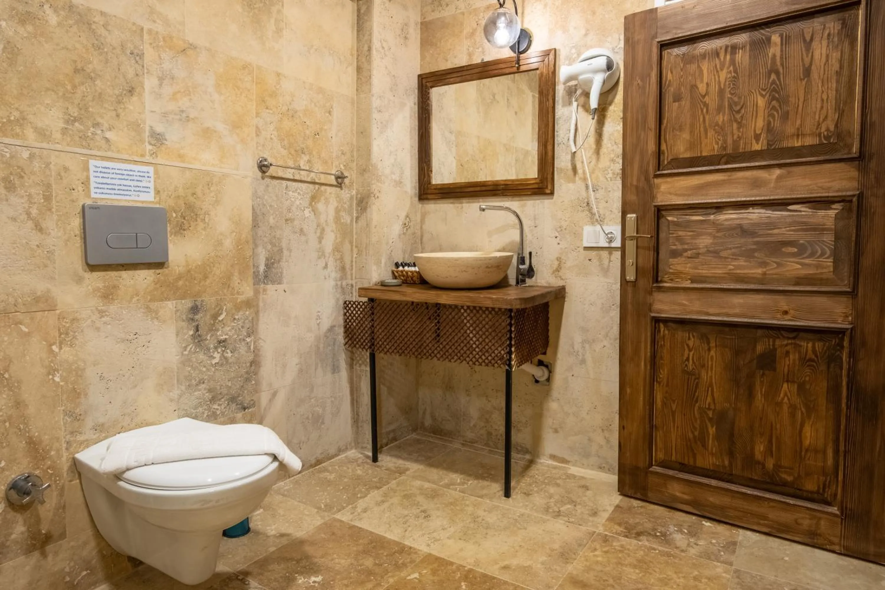 Shower in Mayda Cappadocia