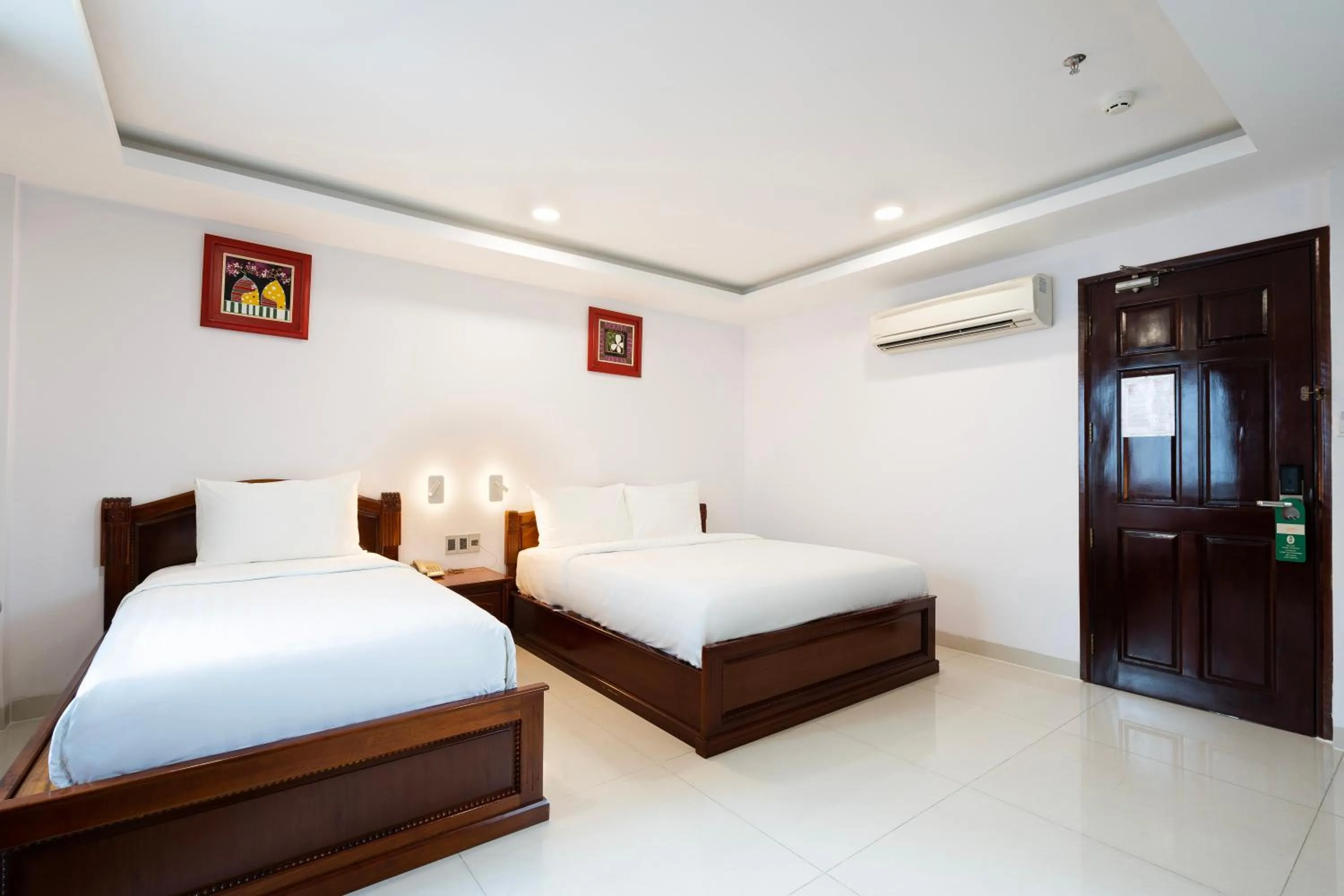 Bed in Hoang Luxury Hotel Dist 1 Ho Chi Minh
