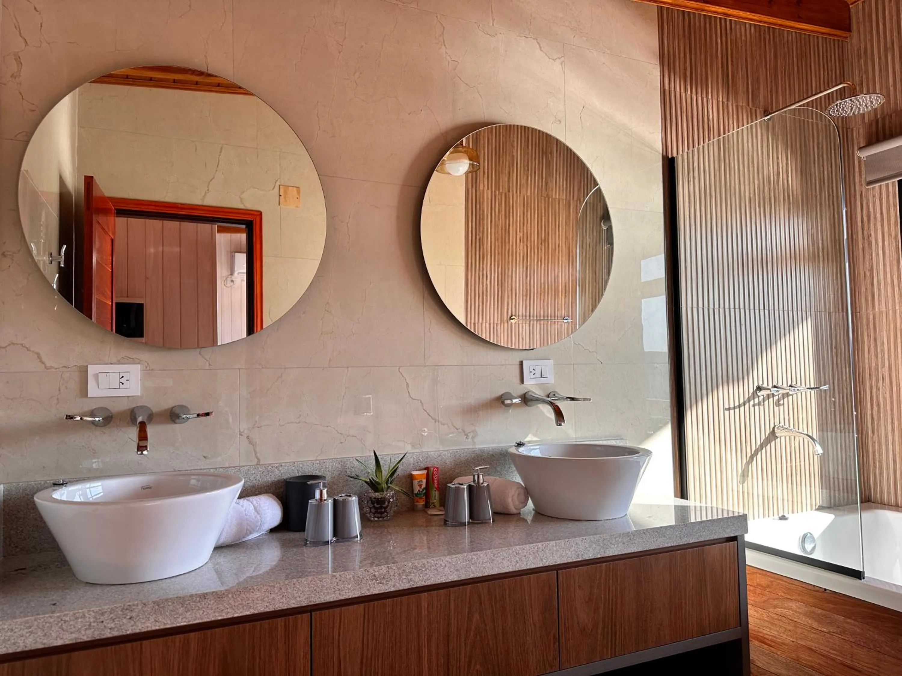 Bathroom in Costa del Sol Iguazú Suites