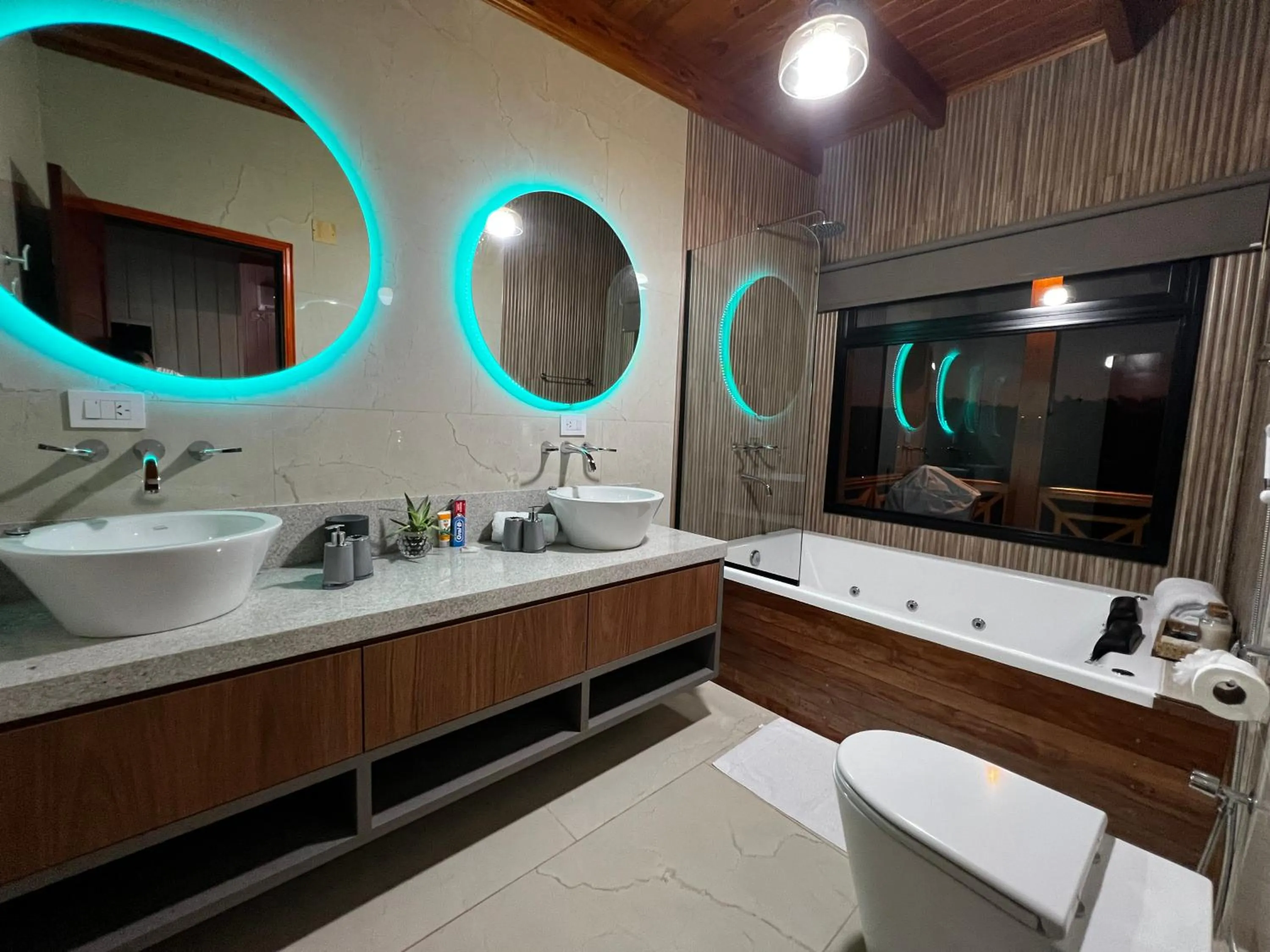 Bathroom in Costa del Sol Iguazú Suites