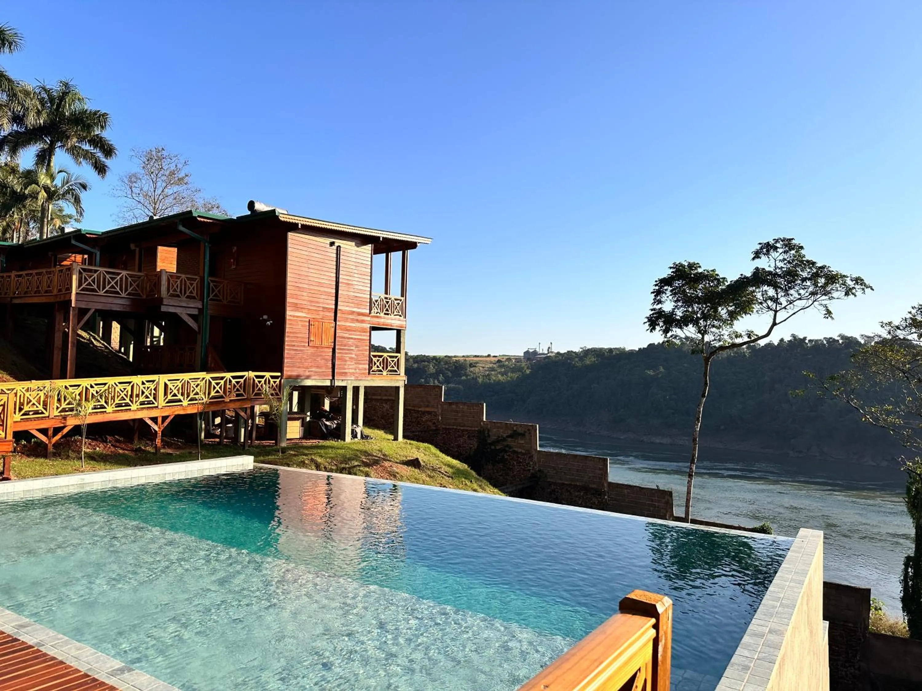 Swimming pool in Costa del Sol Iguazú Suites