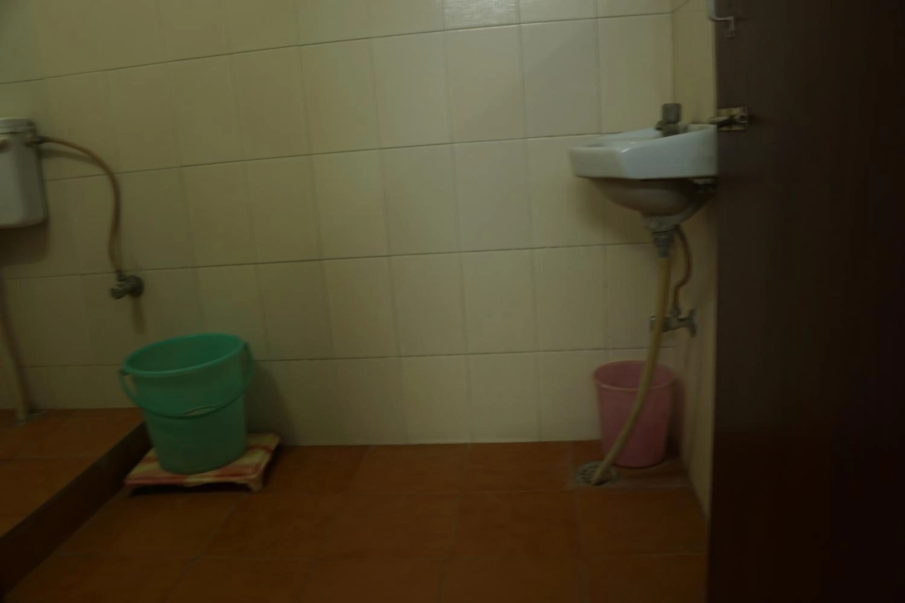 Toilet in Subhash Hotel
