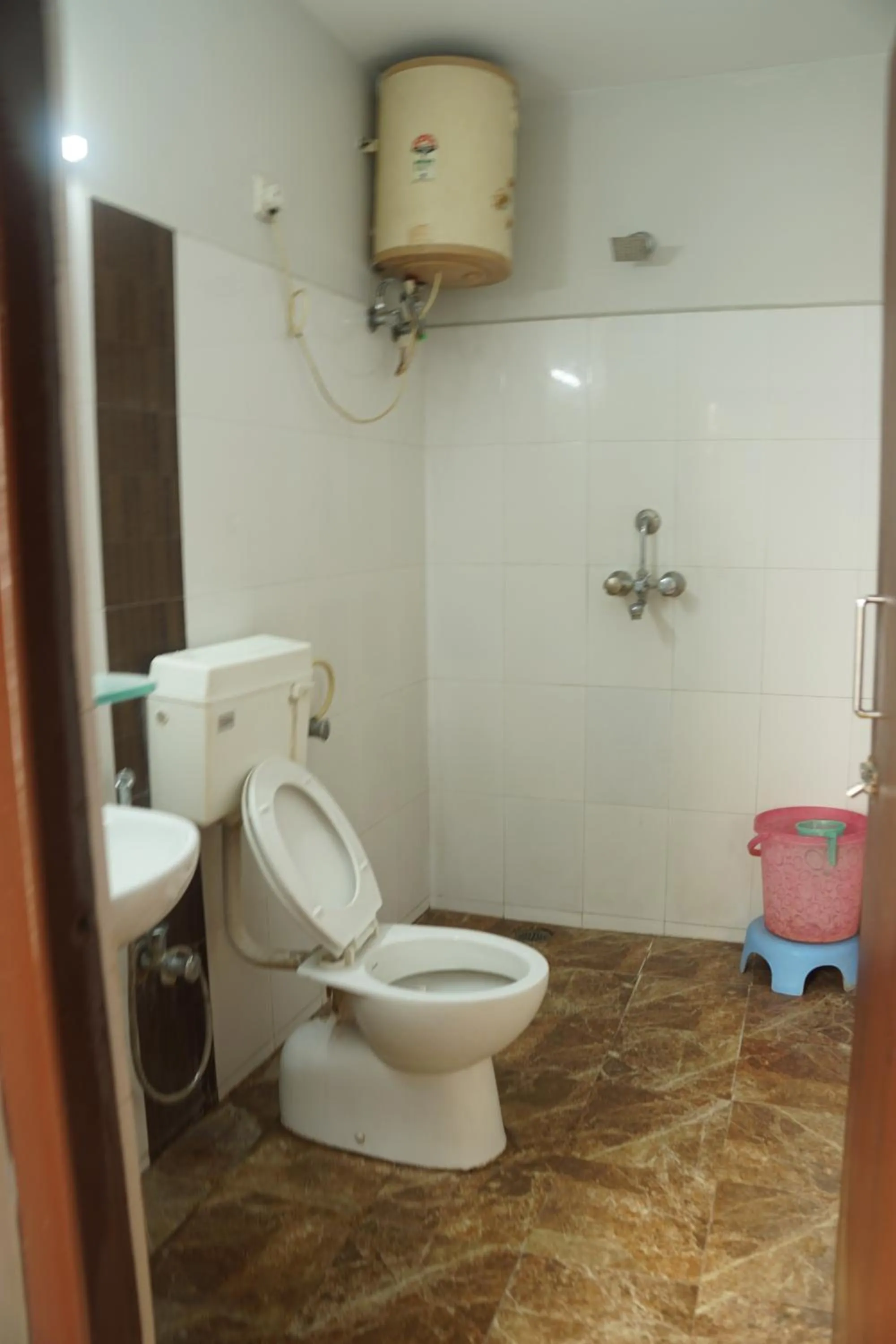 Toilet in Subhash Hotel