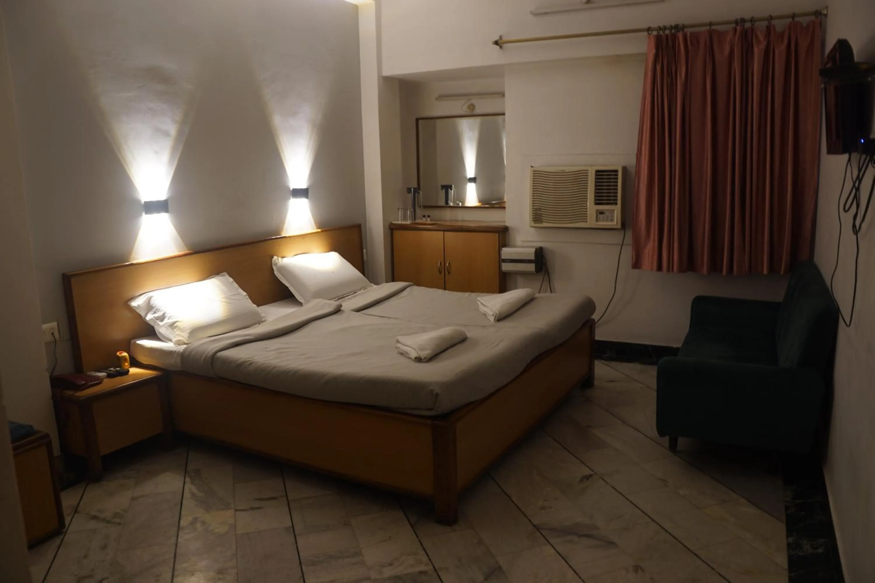 Bed in Subhash Hotel