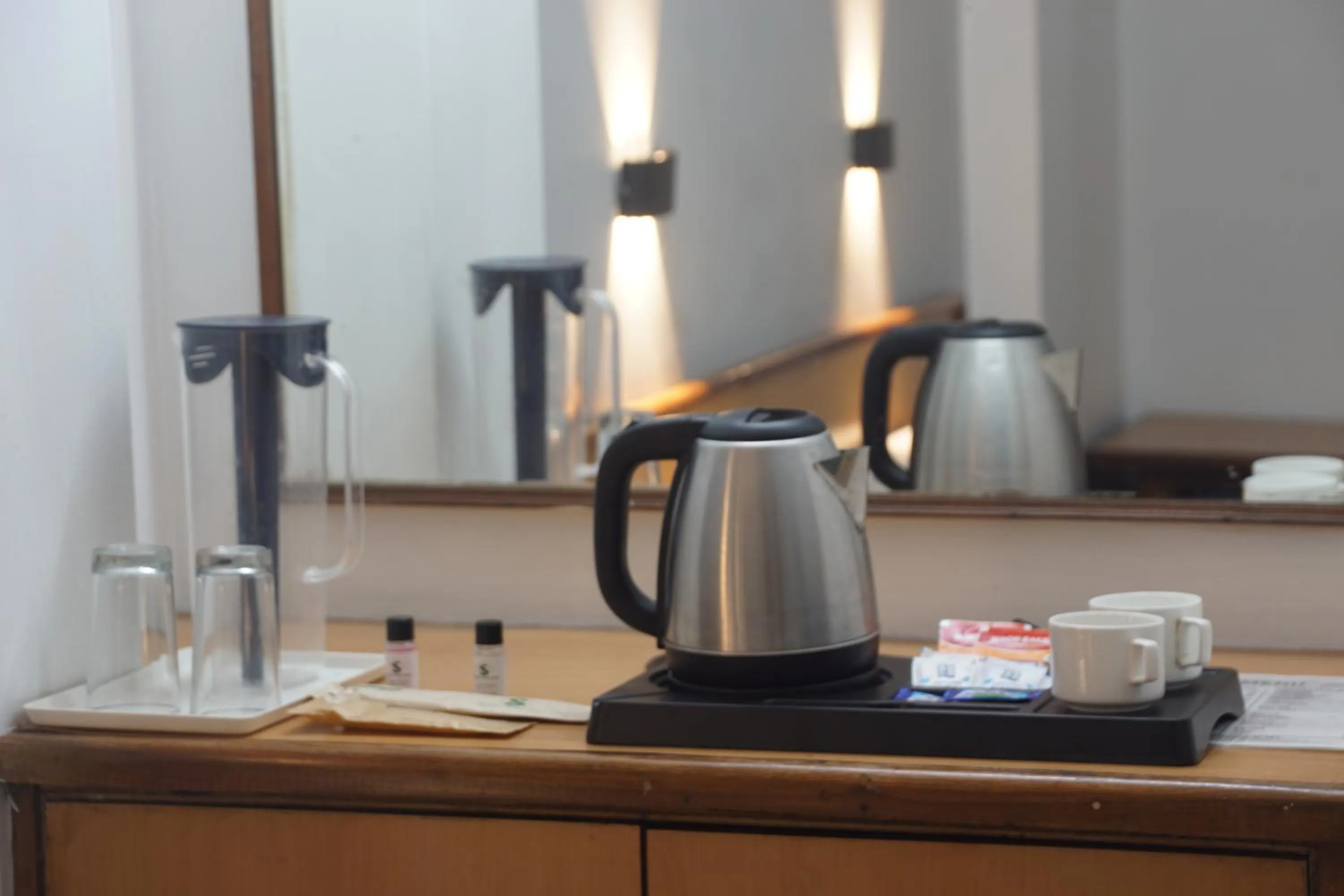 Coffee/tea facilities in Subhash Hotel