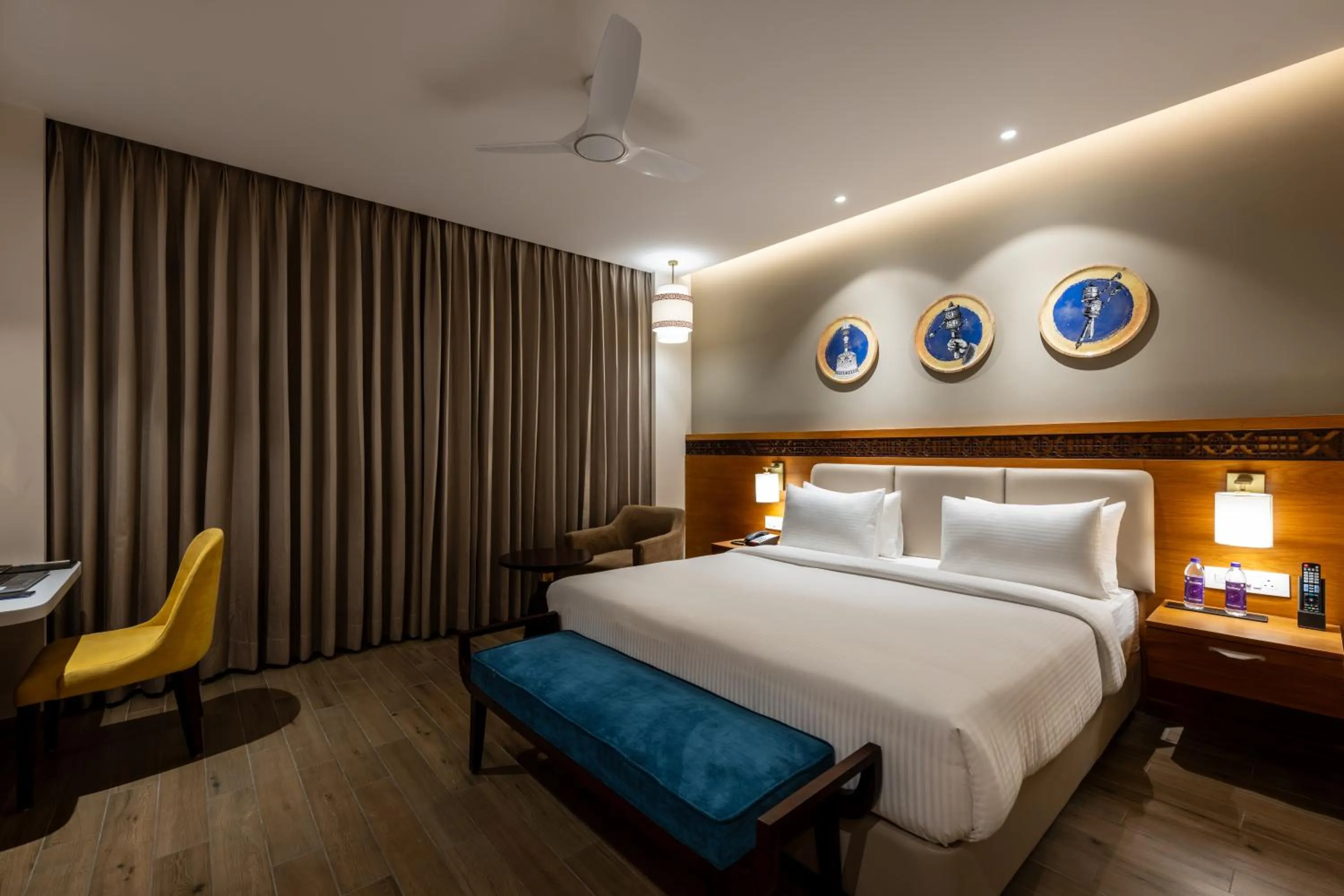 Bedroom, Bed in Charmwood Hotel