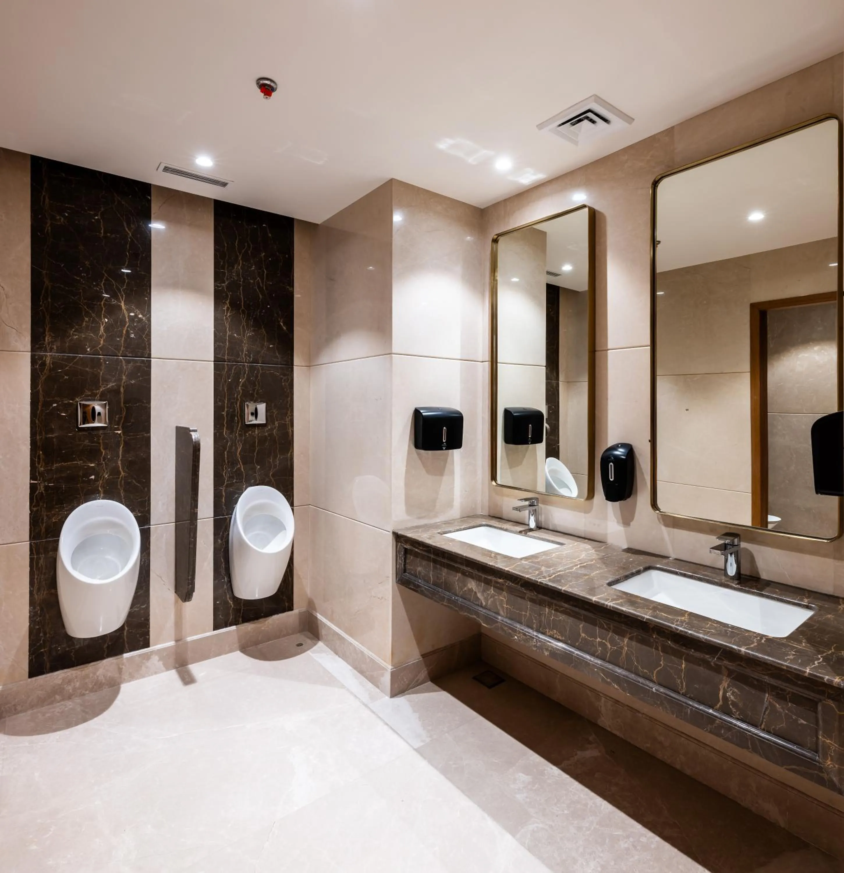 Toilet in Charmwood Hotel