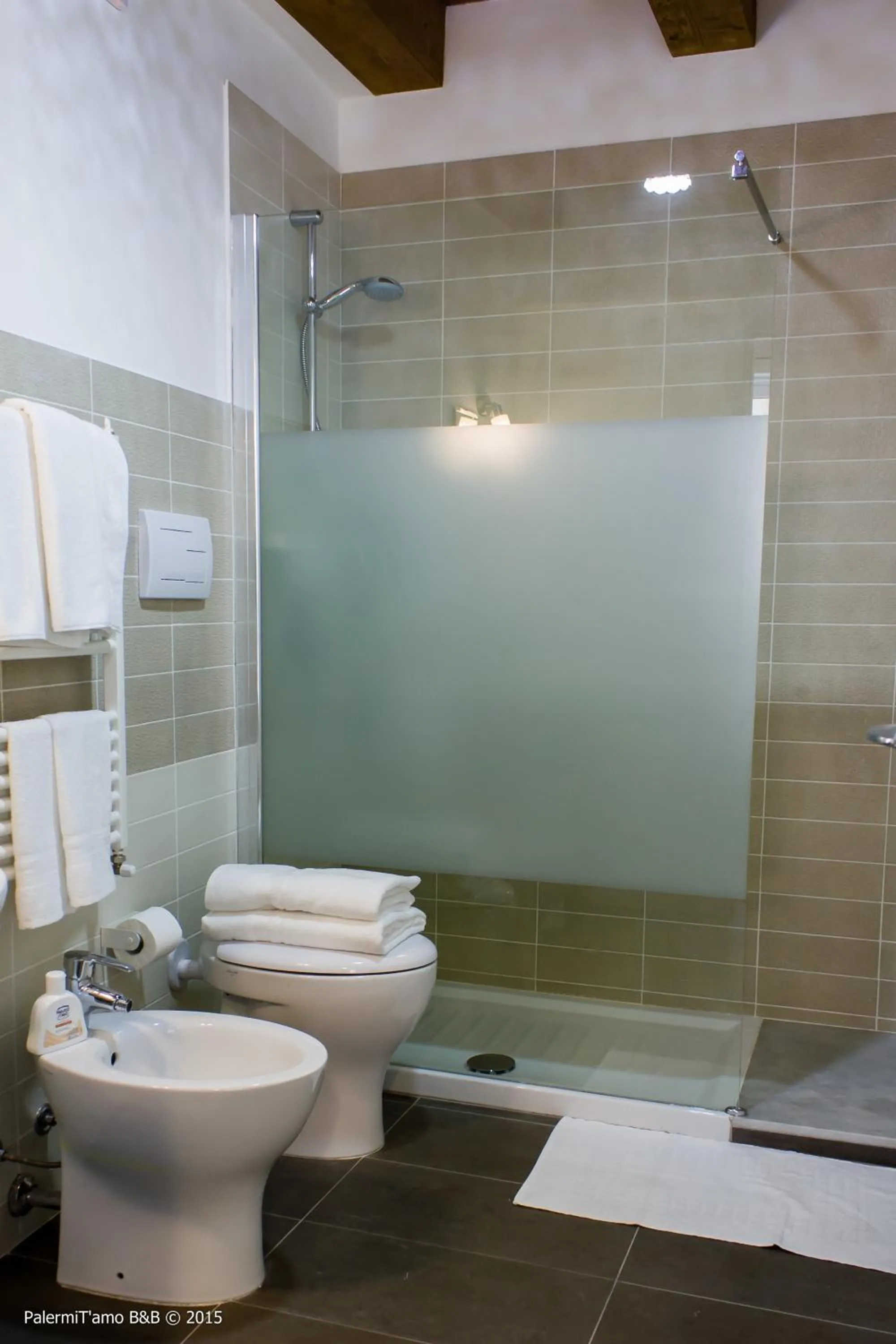 Bathroom in PalermiT'Amo