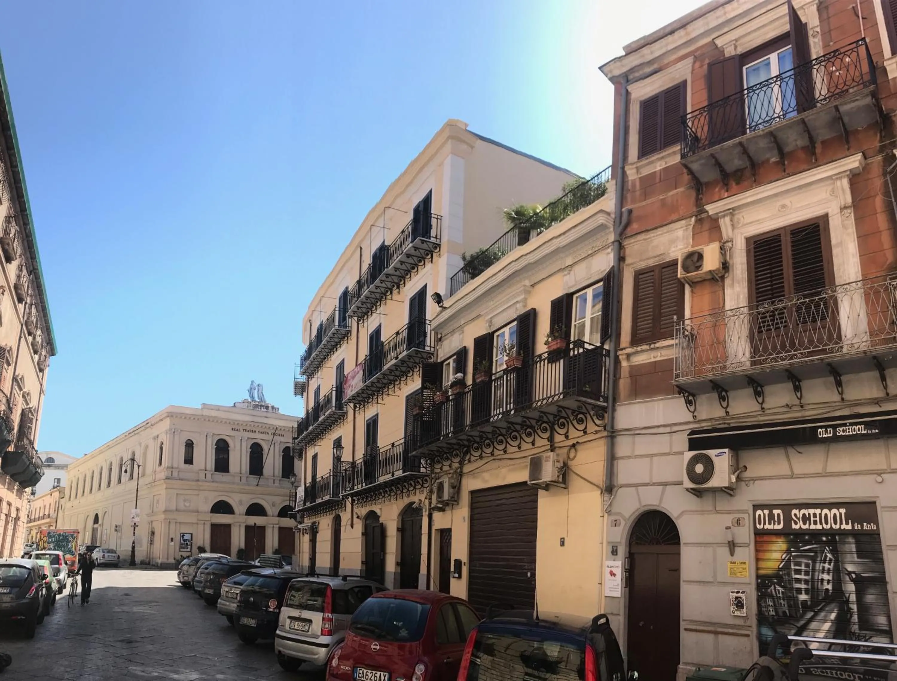 Property building in PalermiT'Amo