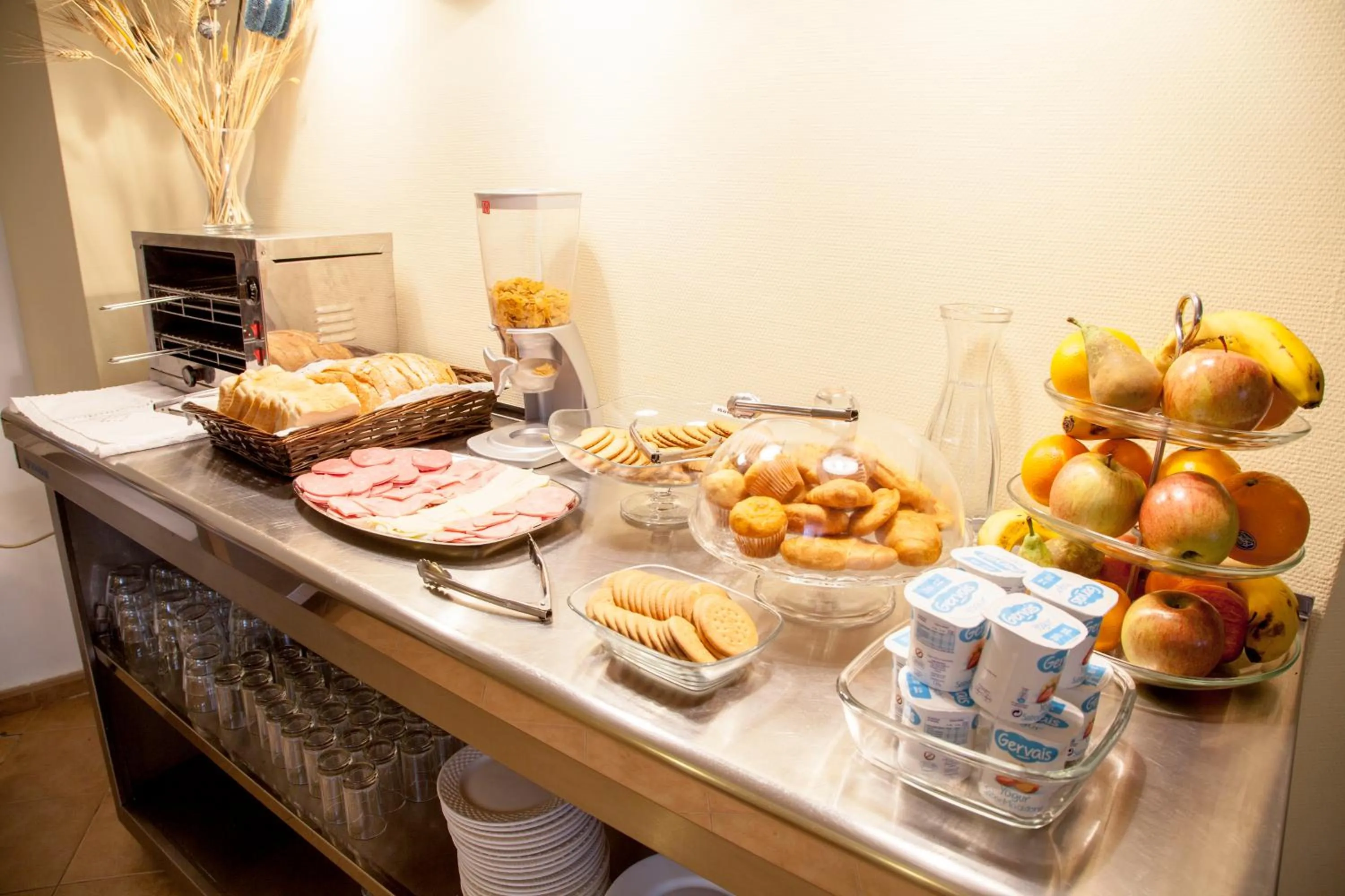 Lounge or bar in Hotel Mayno