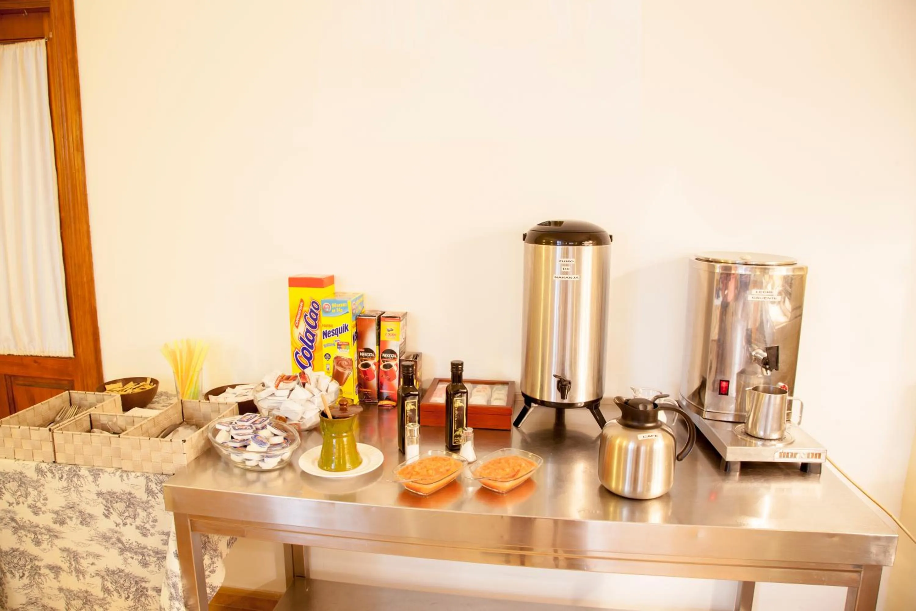 Lounge or bar in Hotel Mayno