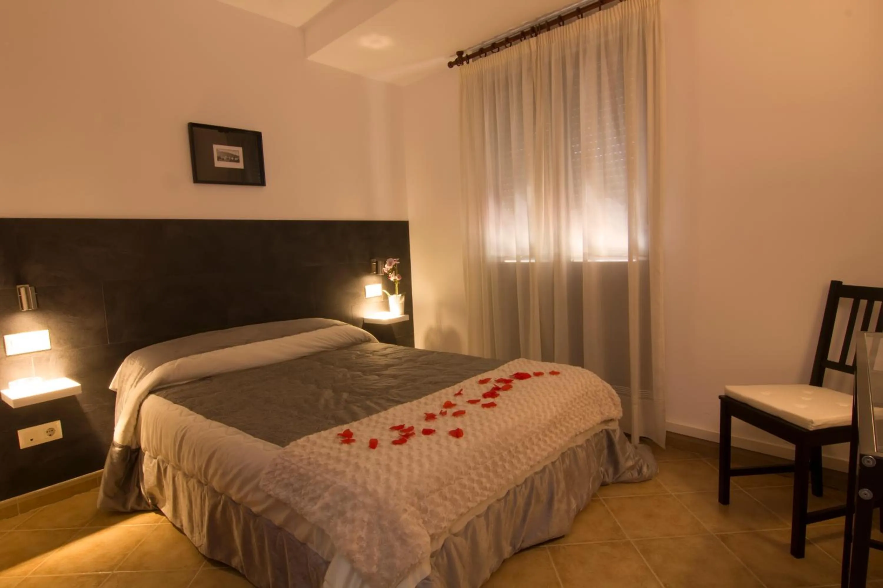 Bedroom, Bed in Hotel Mayno