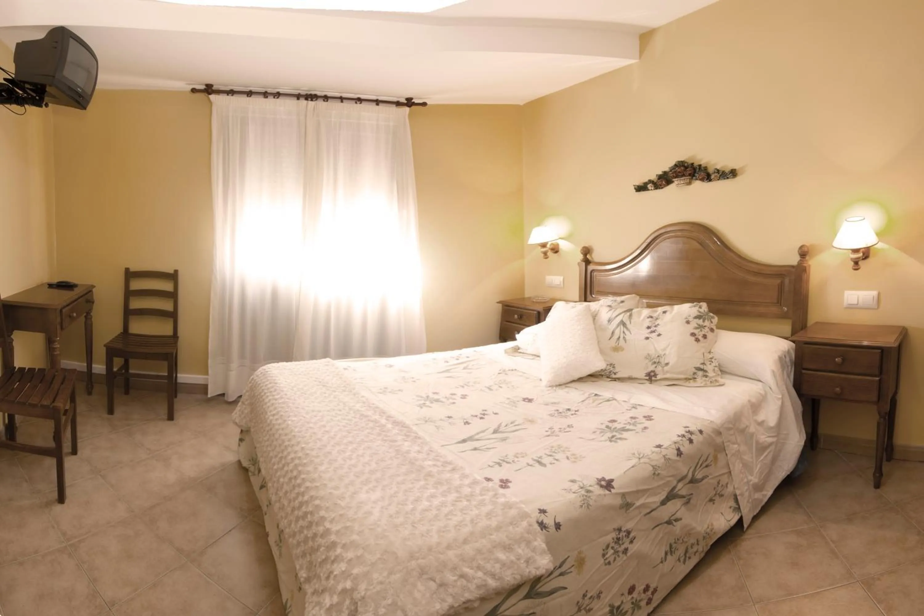 Bedroom, Bed in Hotel Mayno