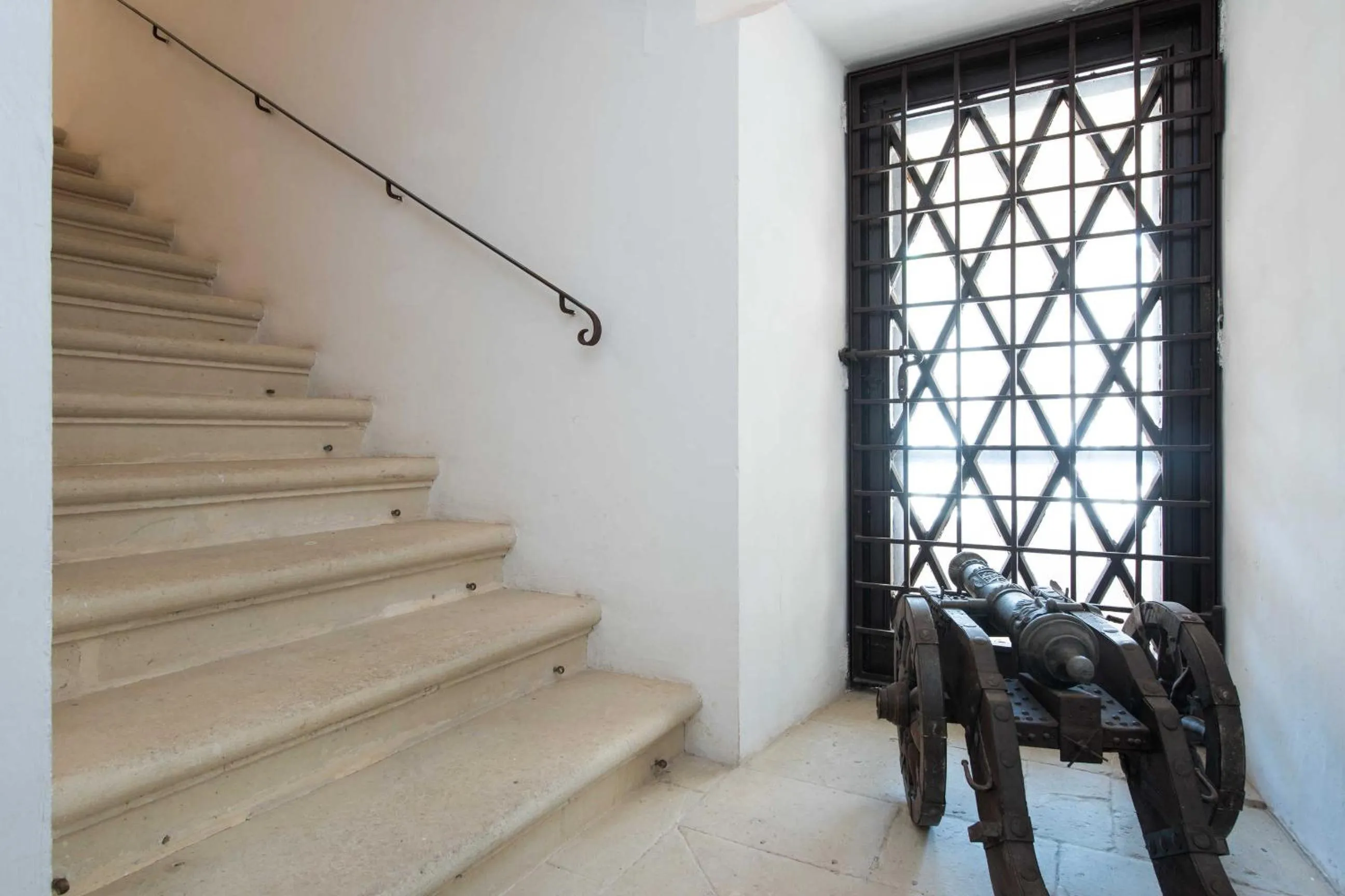 Decorative detail in Castello di Casamassella - Marea Stays Collection