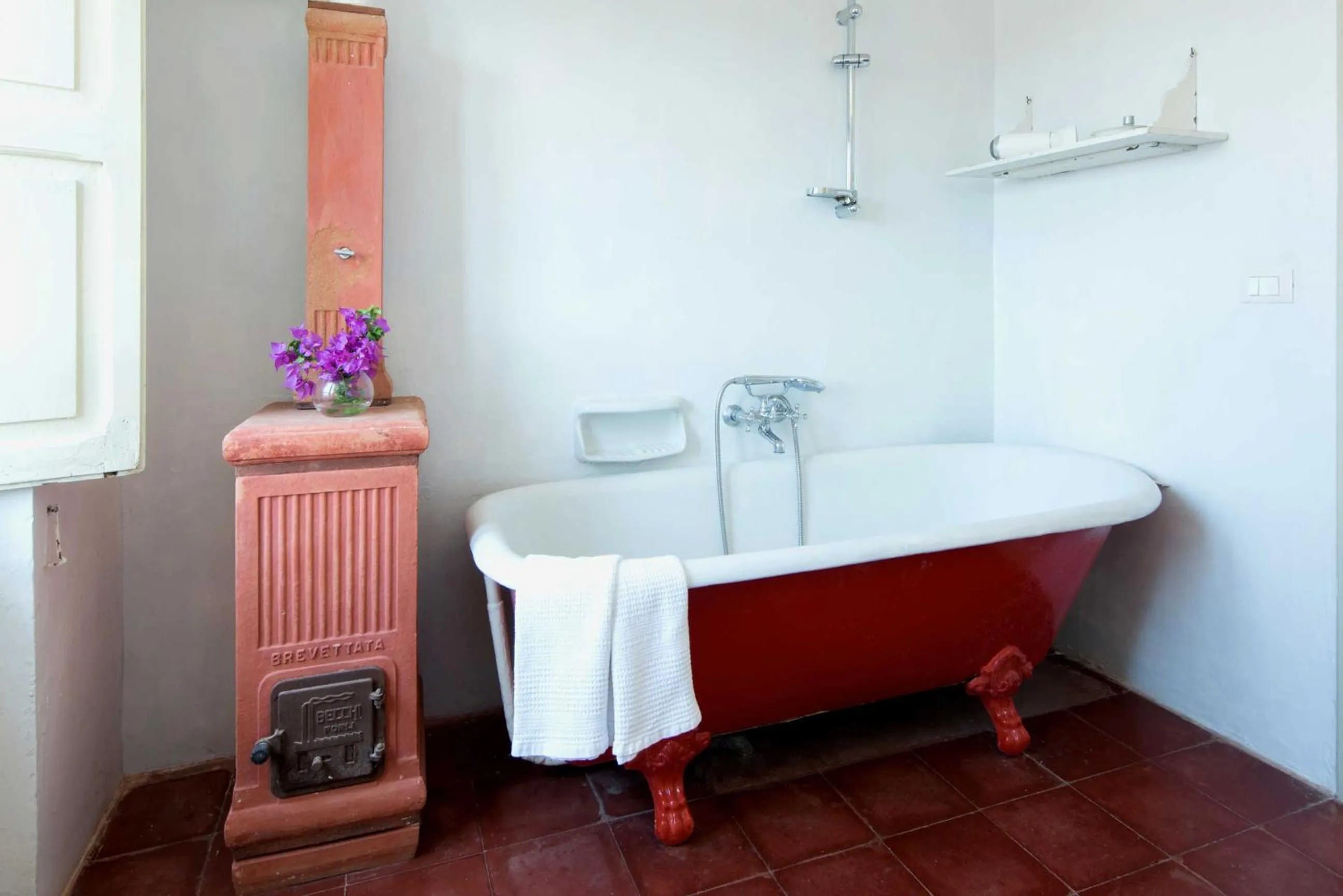 Bathroom in Castello di Casamassella - Marea Stays Collection