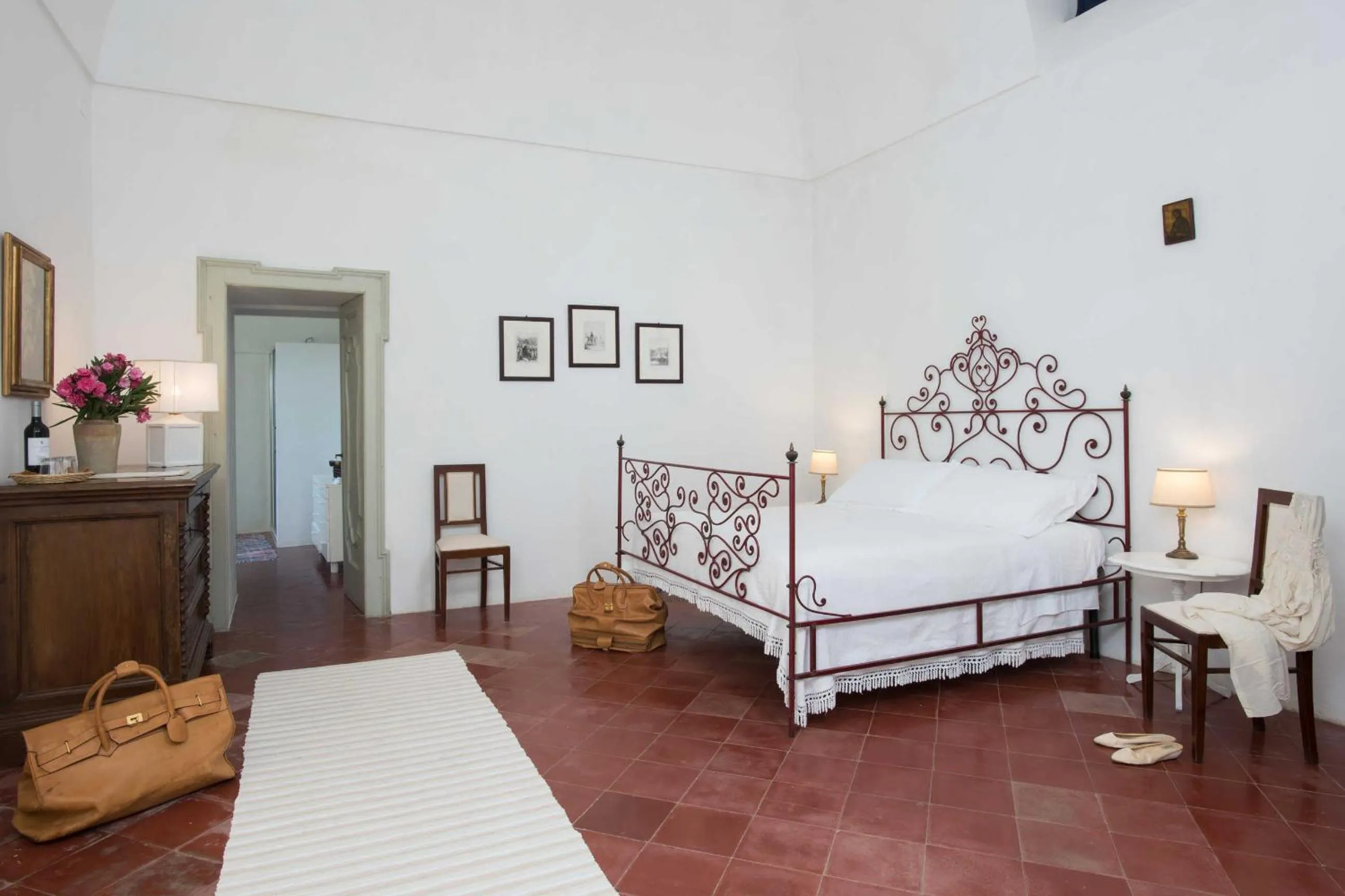 Bedroom in Castello di Casamassella - Marea Stays Collection
