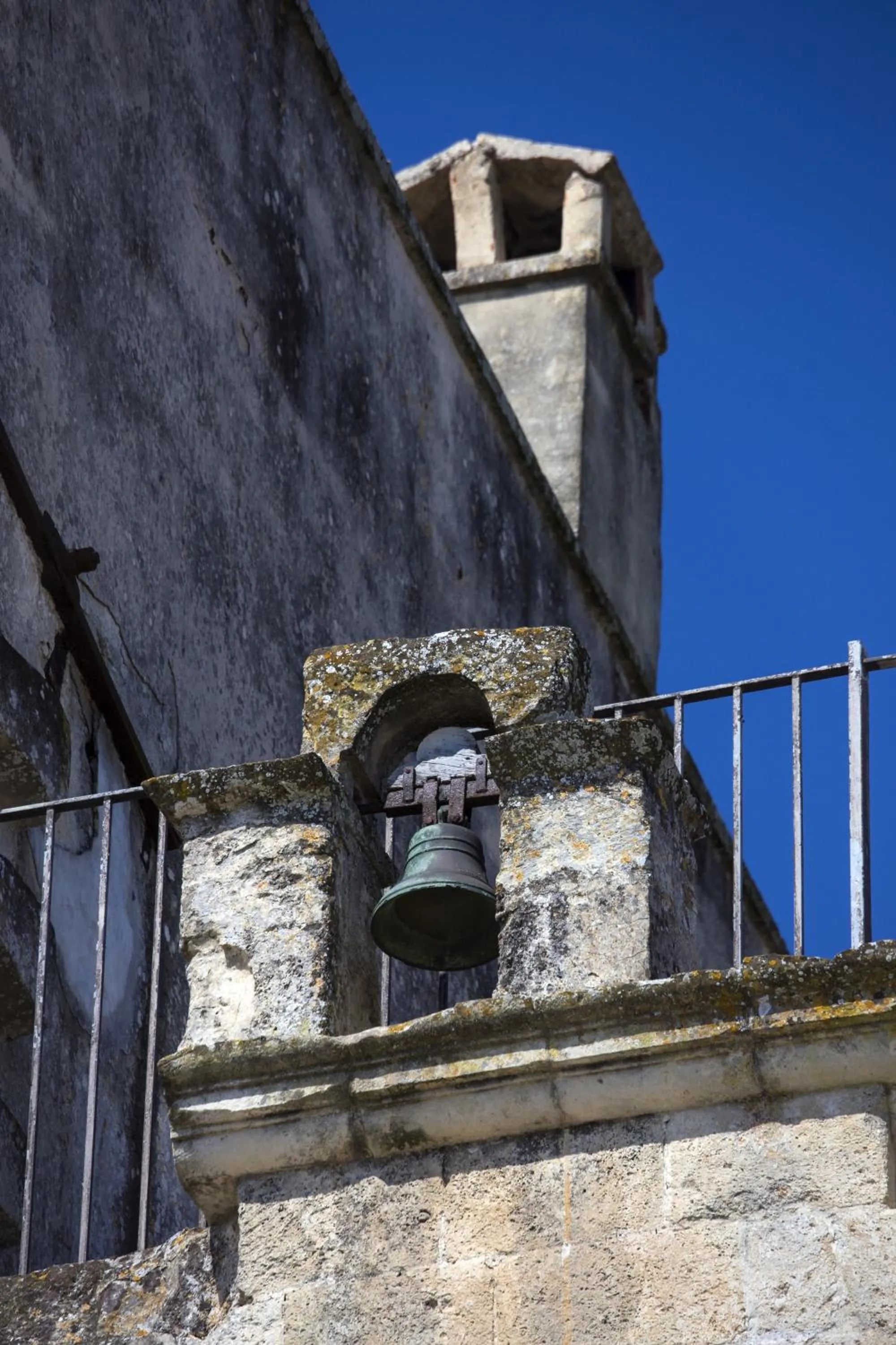 Decorative detail in Castello di Casamassella - Marea Stays Collection