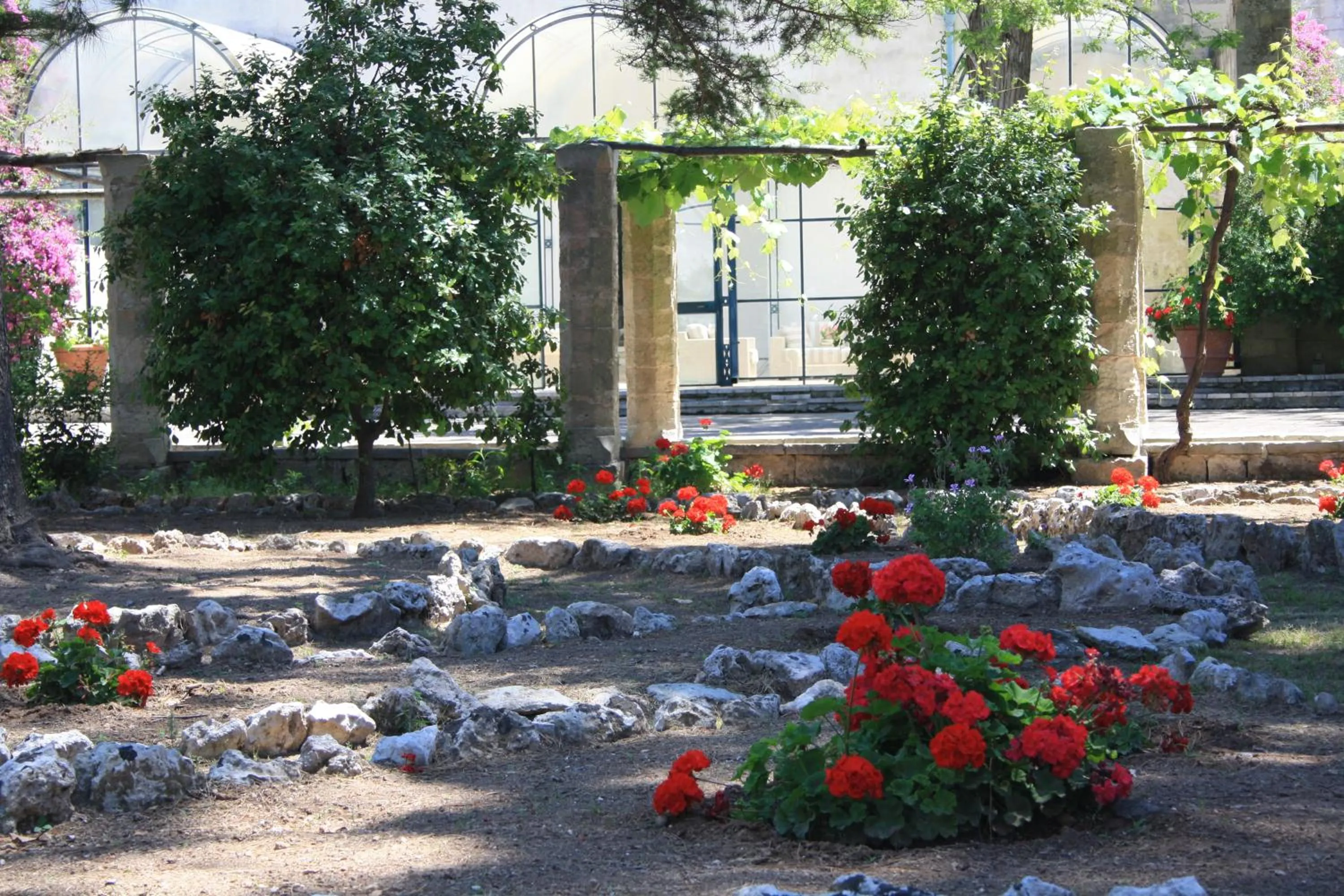 Garden in Castello di Casamassella - Marea Stays Collection