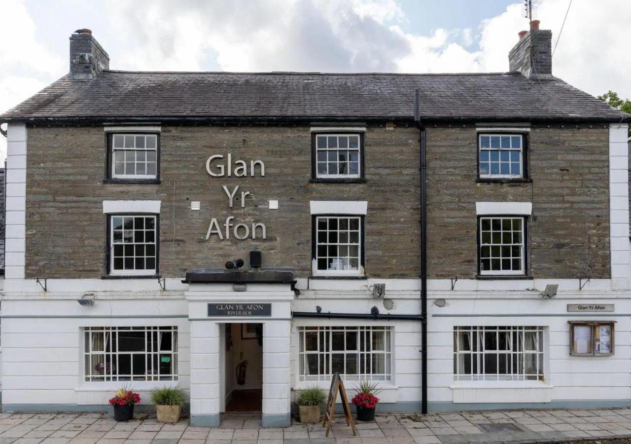 Property building in Glan Yr Afon