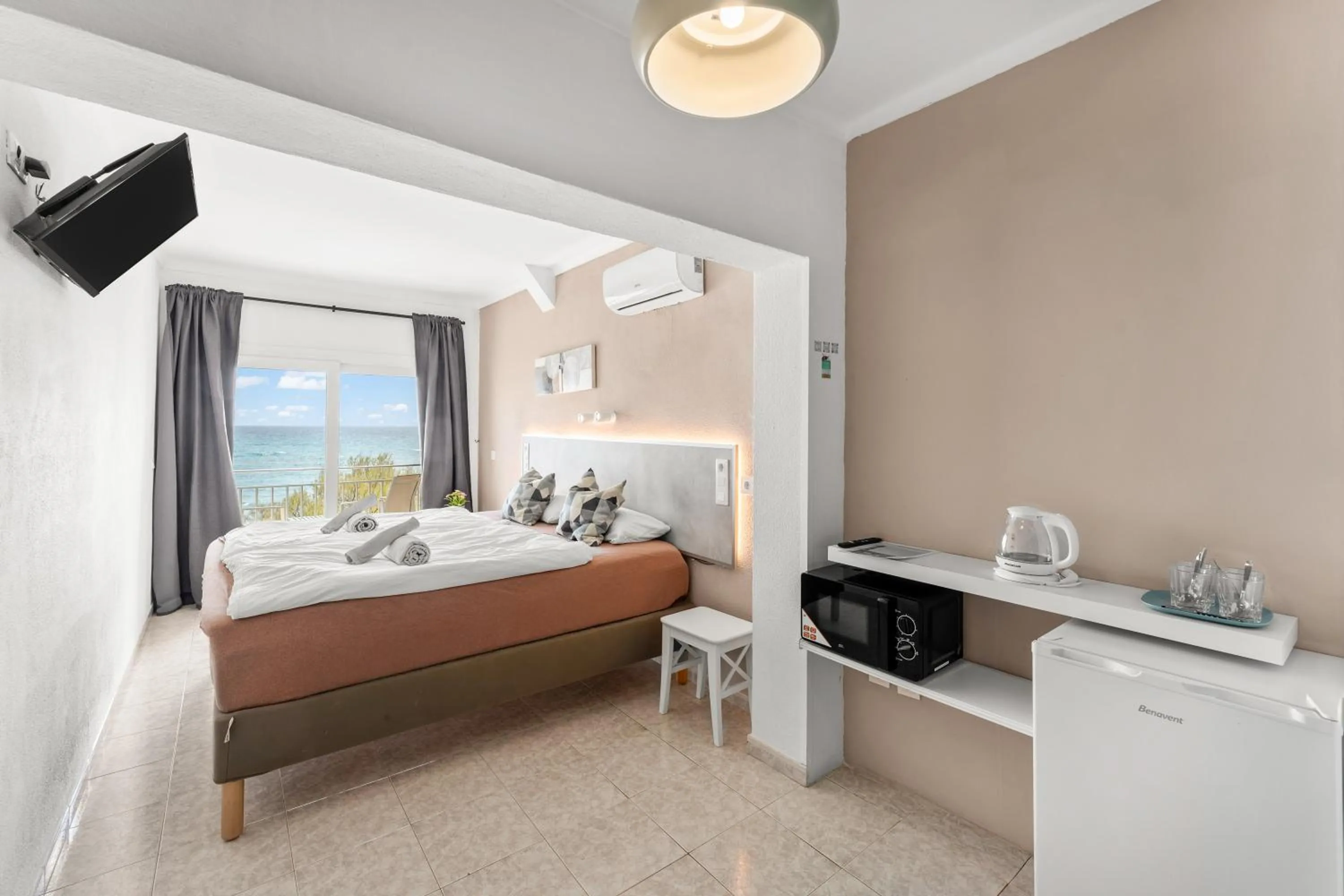 TV and multimedia, Bed in Amena Mar Hotel