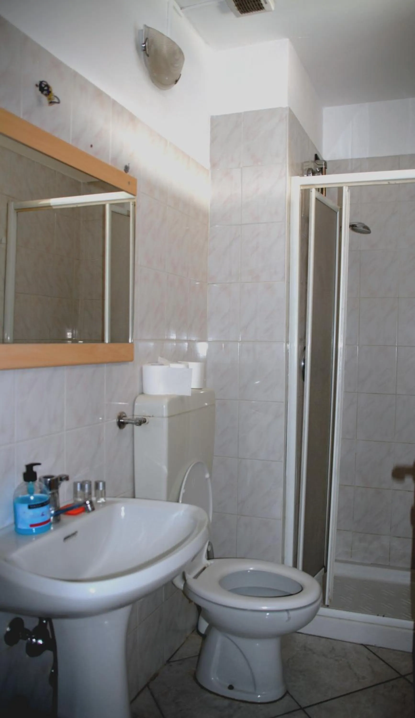 Shower in Hotel Ristorante Il Calipso by Mago