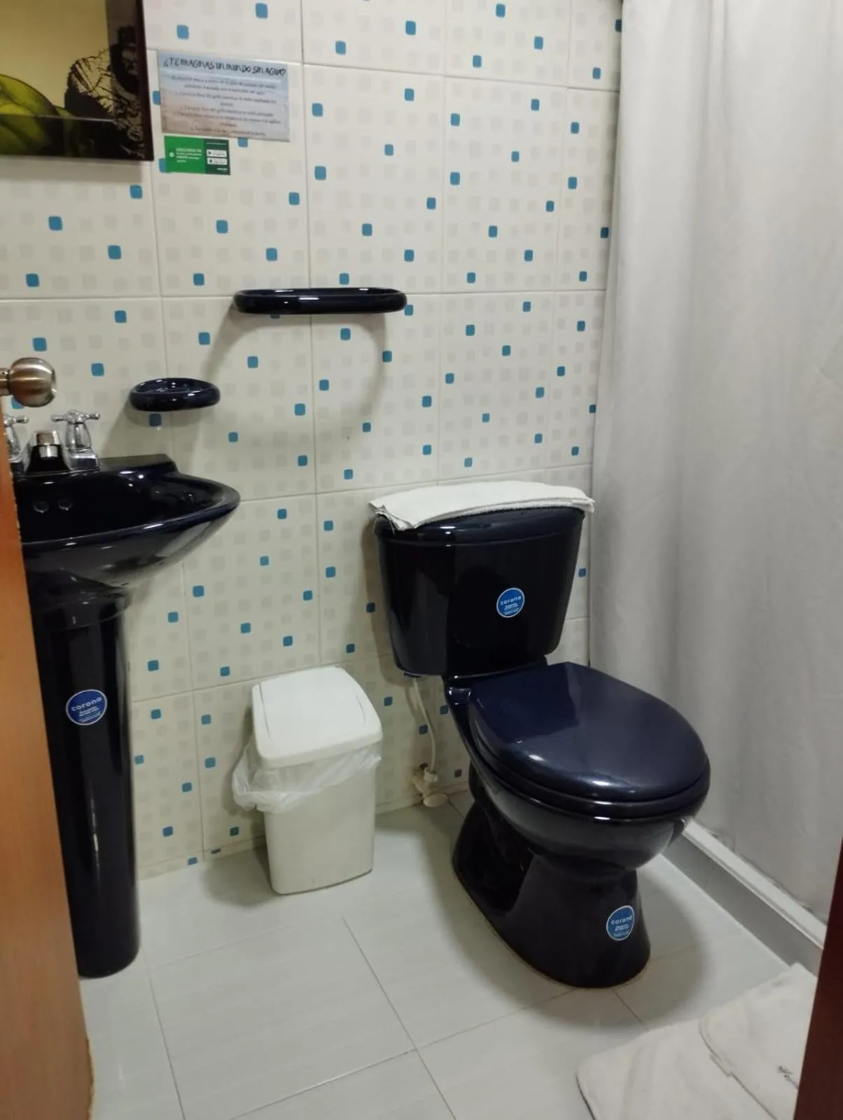 Toilet in Hotel COMIC CITY