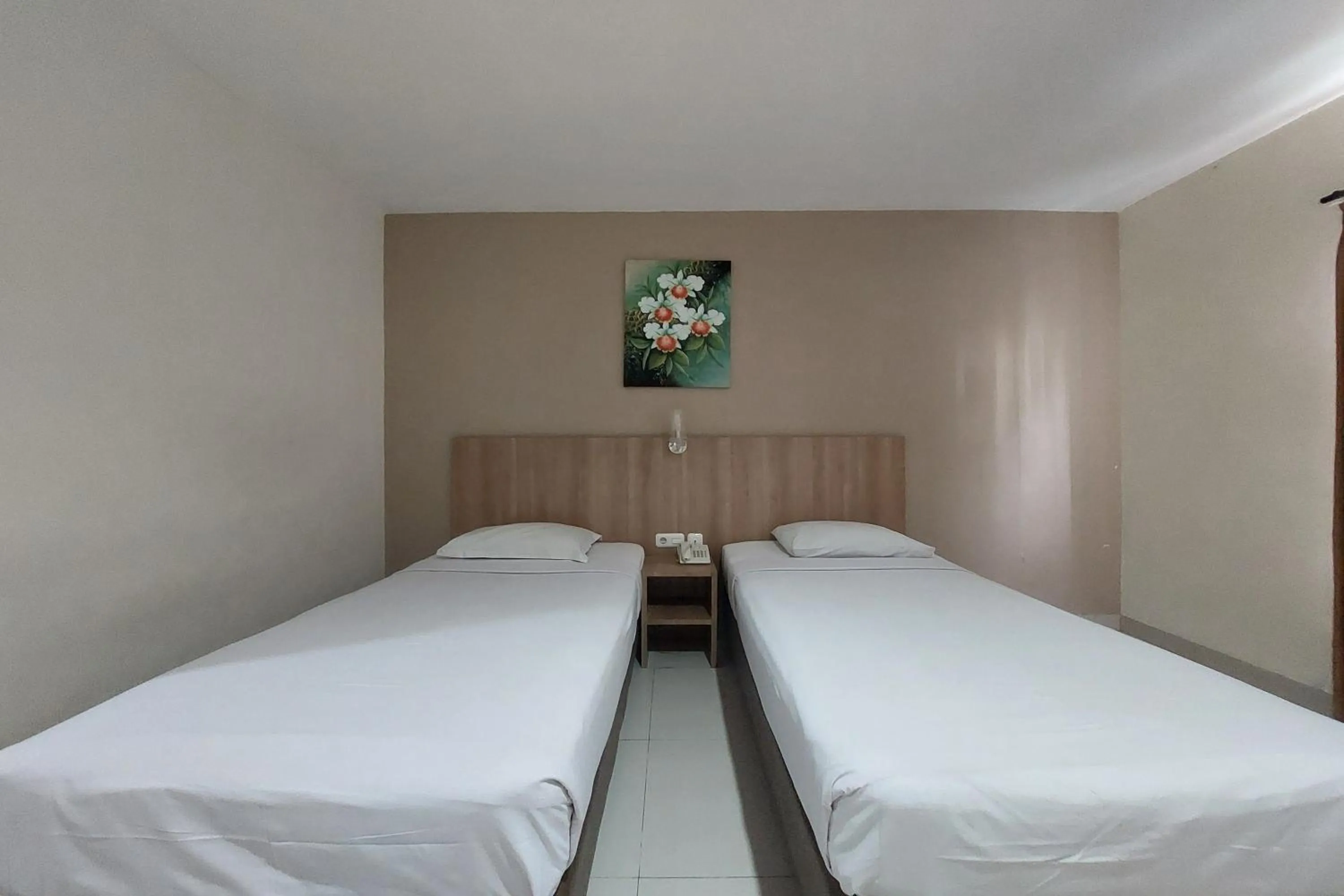 Bedroom, Bed in Kanasha Islami