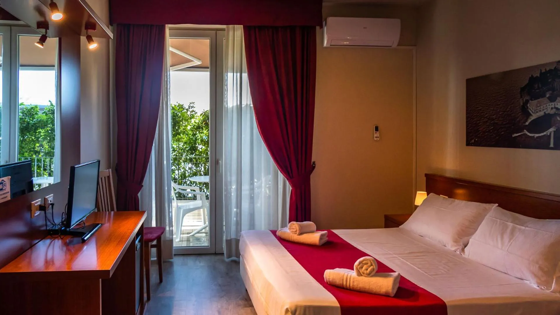 Bed in Hotel Venezia Park - ENJOY HOLIDAY