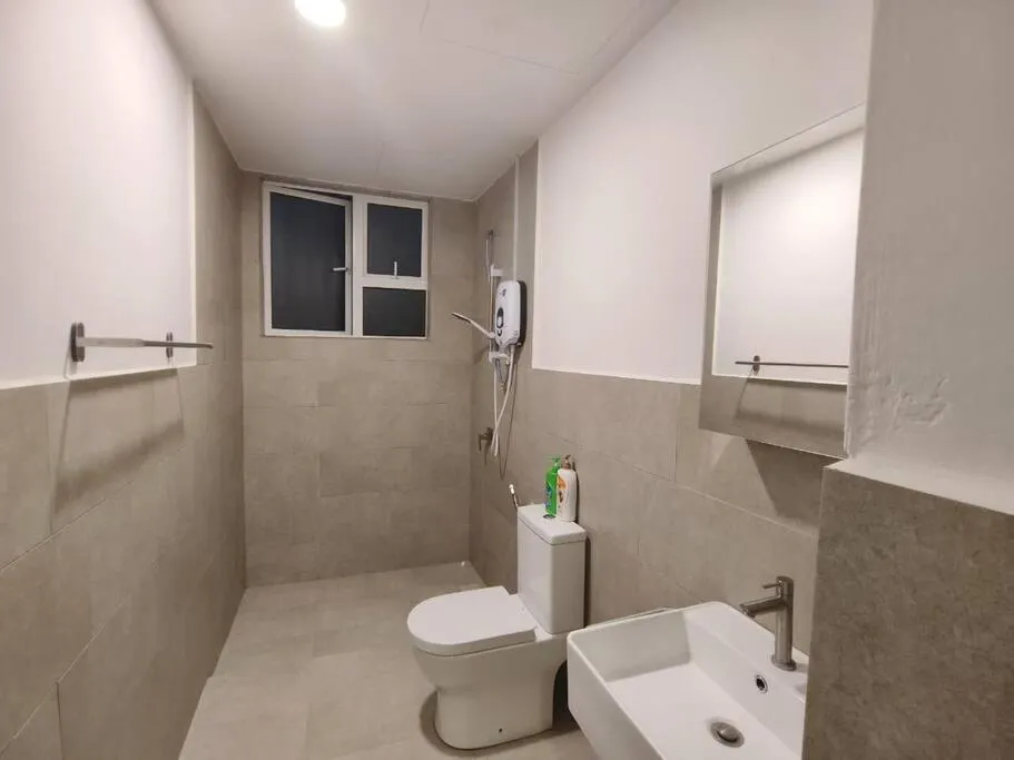 LV7 Vhomez Kuantan 1-4 pax