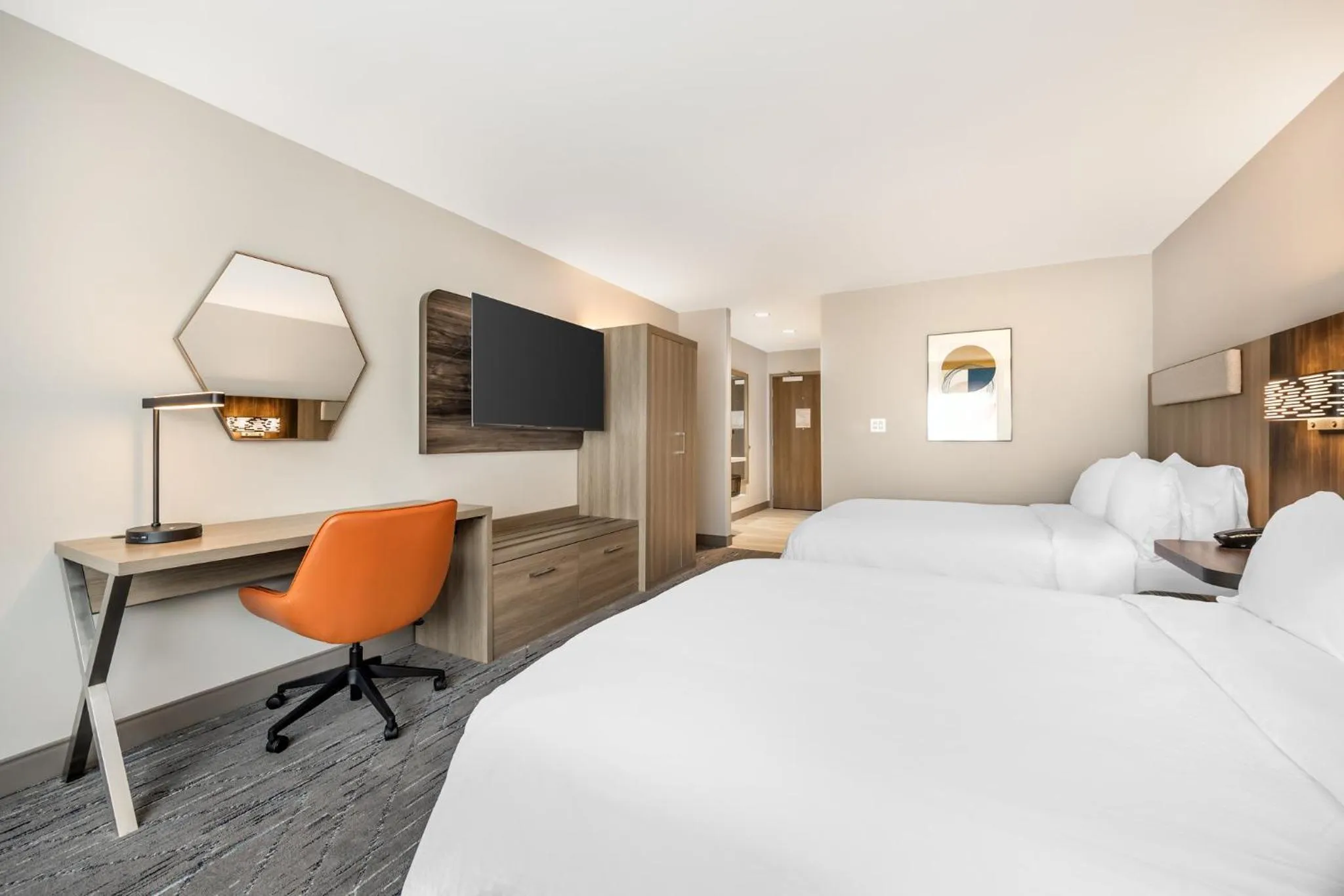 Photo of the whole room, Bed in Holiday Inn Express & Suites Nashville West End - Univ Area by IHG