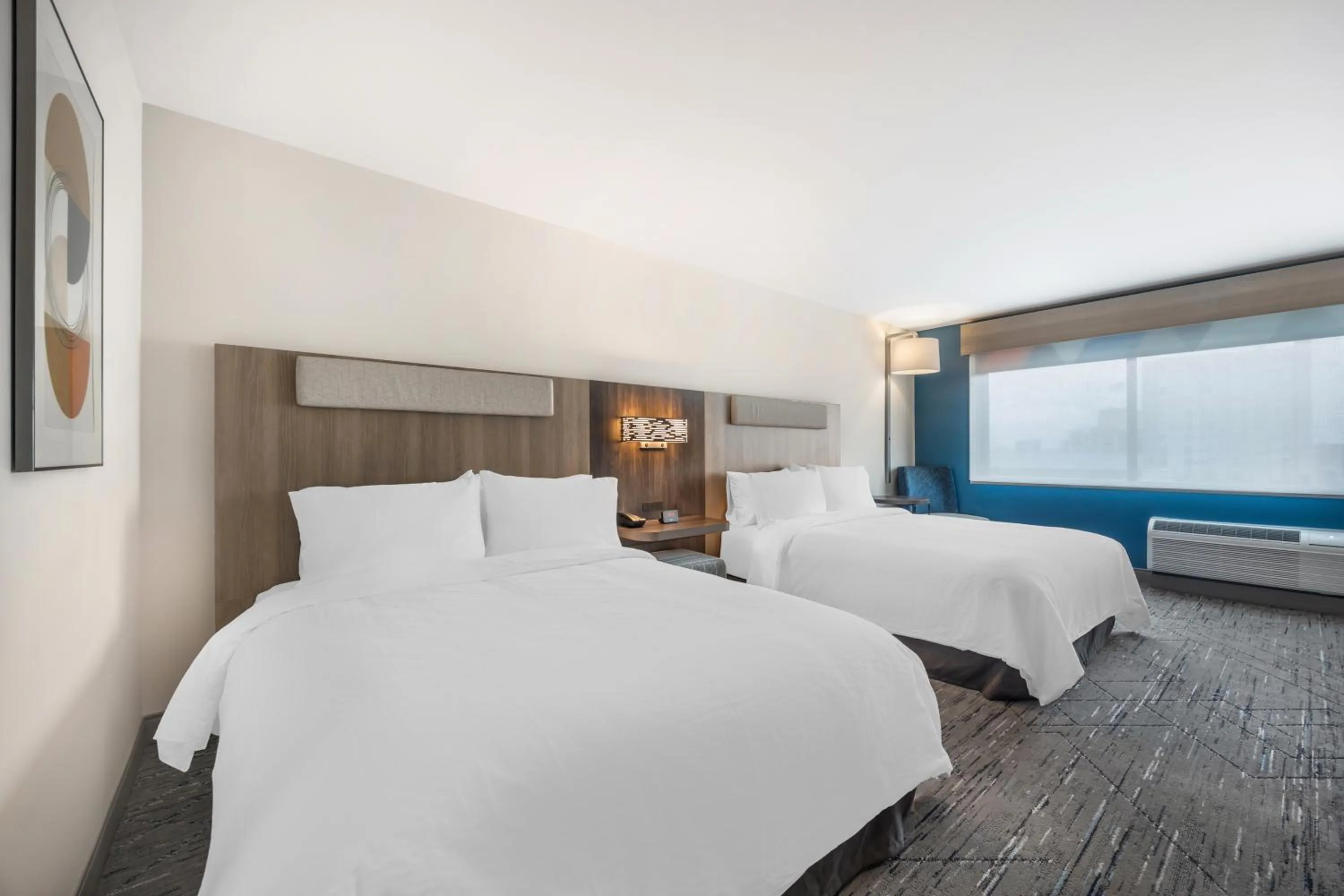 Bed in Holiday Inn Express & Suites Nashville West End - Univ Area by IHG