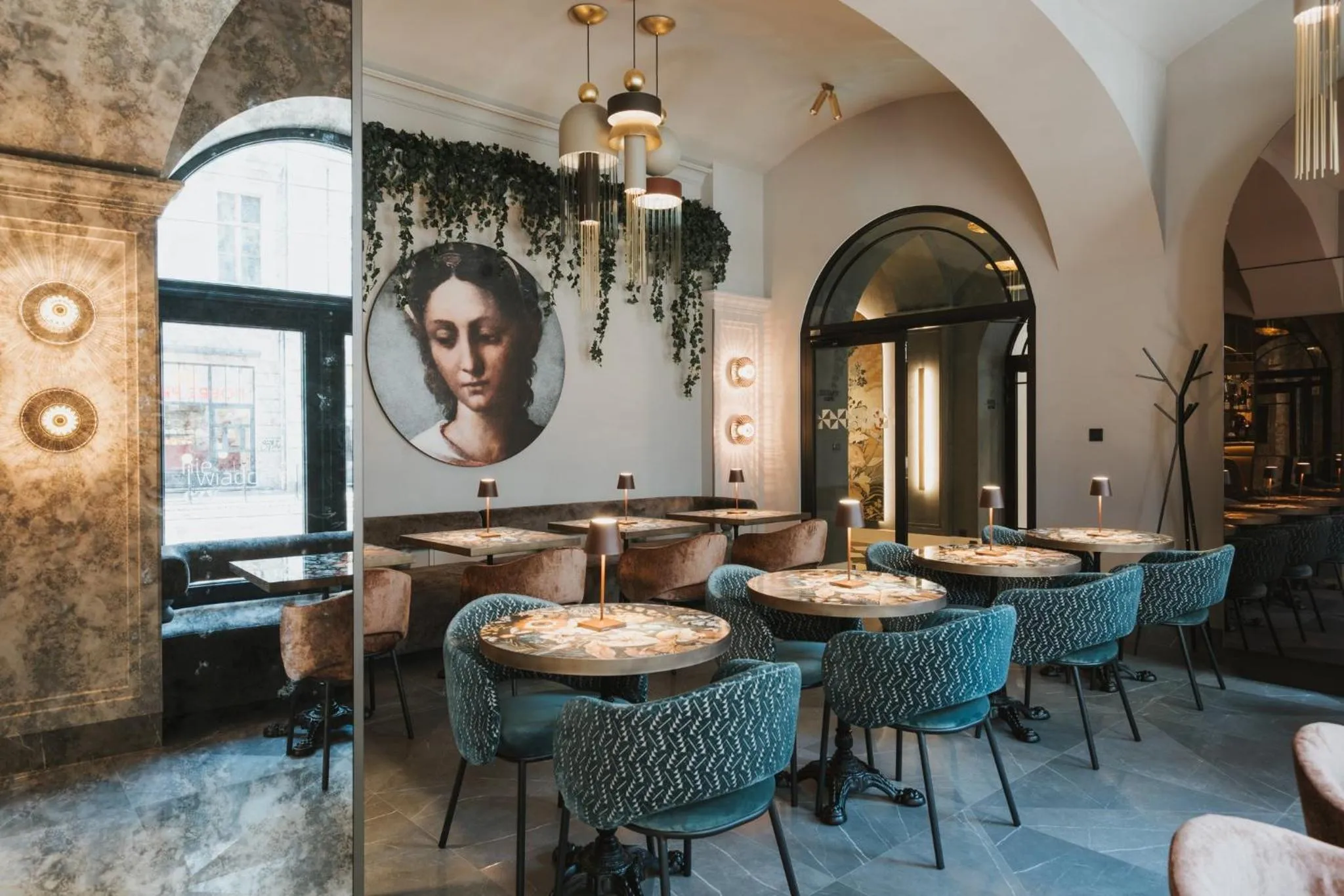 Restaurant/places to eat in Hotel Indigo Krakow - Wawel Castle by IHG