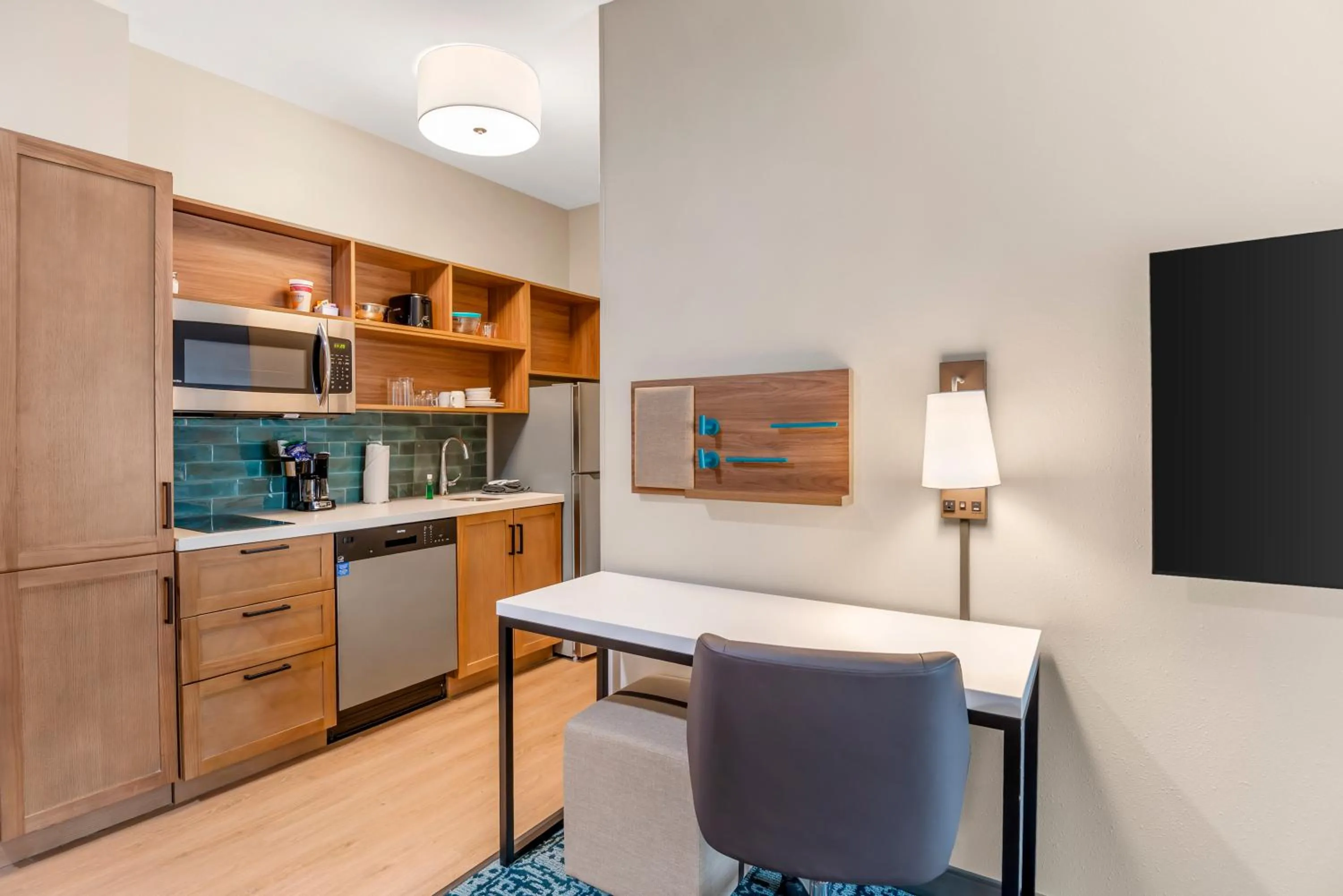 Kitchen or kitchenette in Candlewood Suites Chester - Richmond by IHG