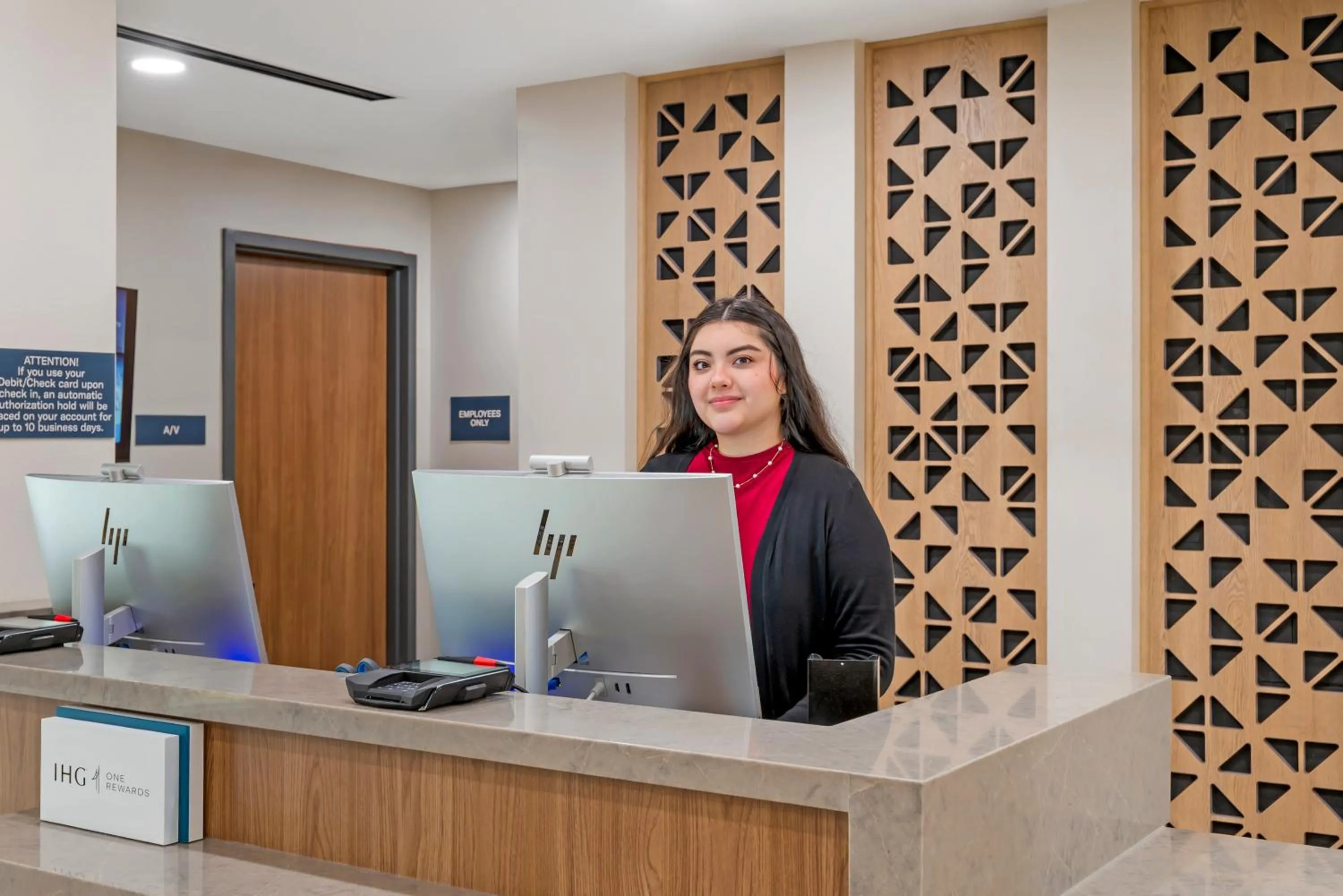 Staff in Candlewood Suites Chester - Richmond by IHG