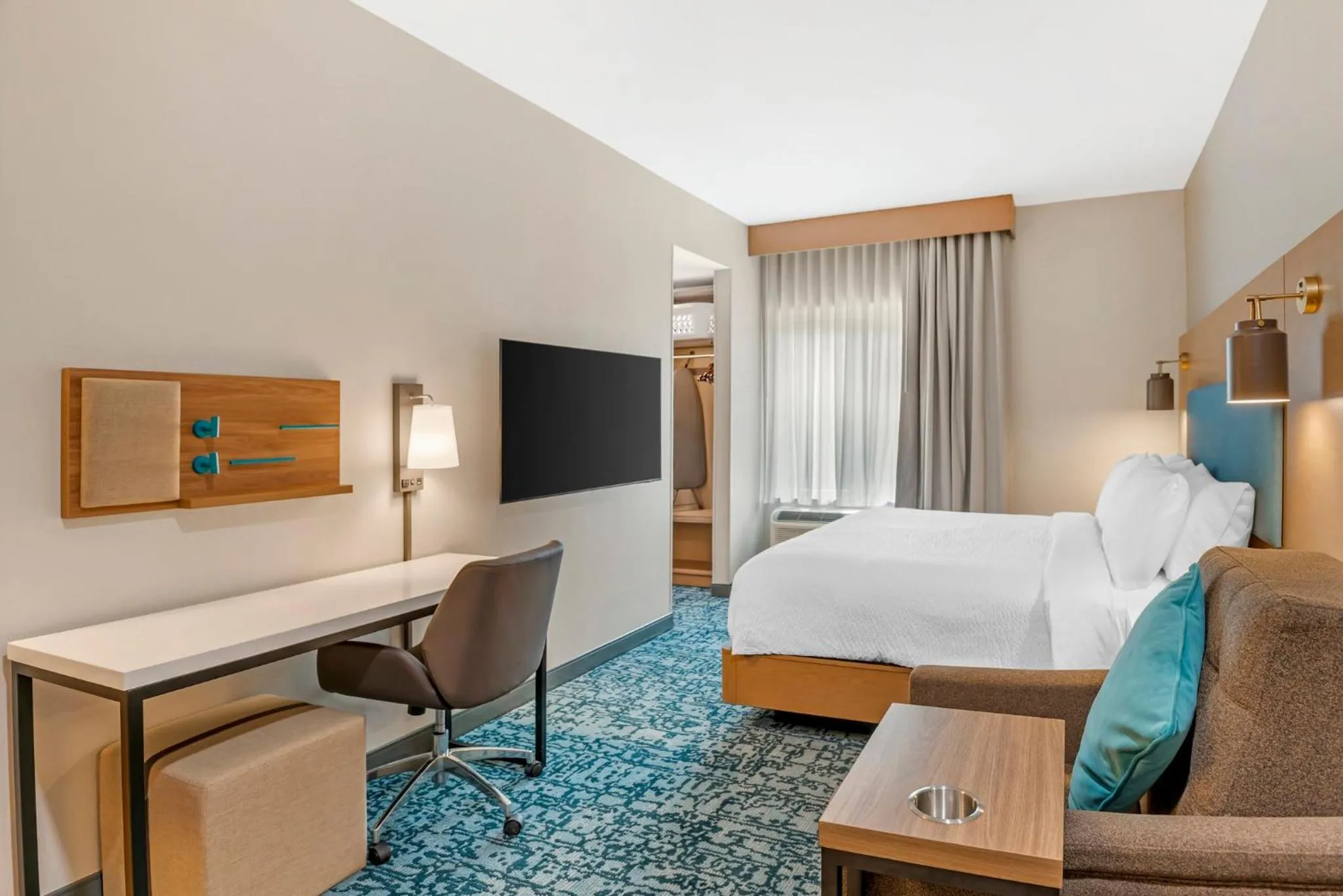 Photo of the whole room, Bed in Candlewood Suites Chester - Richmond by IHG