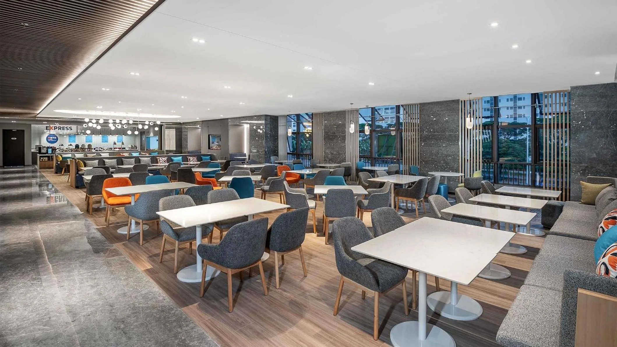 Restaurant/places to eat in Holiday Inn Express Foshan Shunde Lecong by IHG