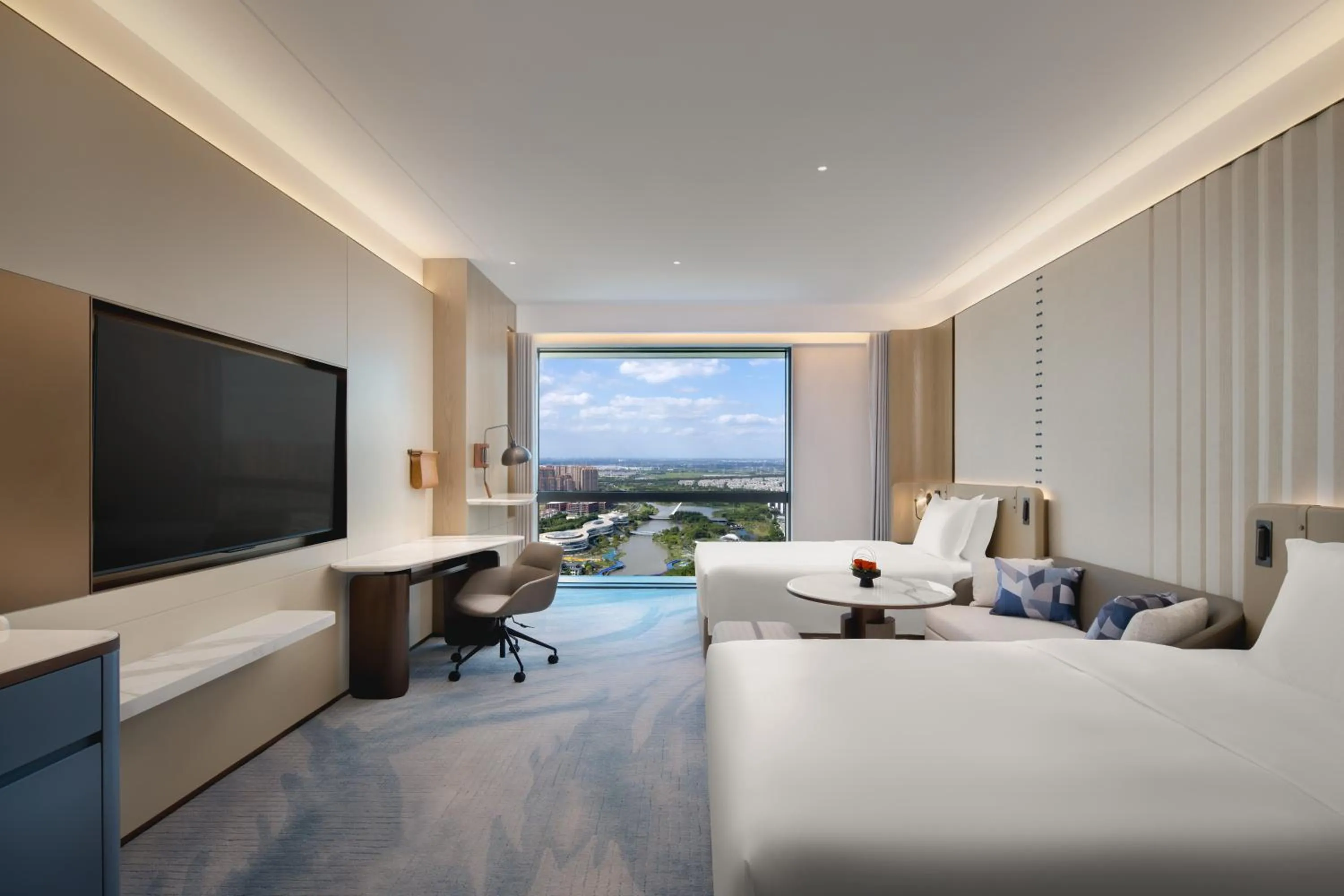 Photo of the whole room, Bed in Crowne Plaza Kunshan East by IHG