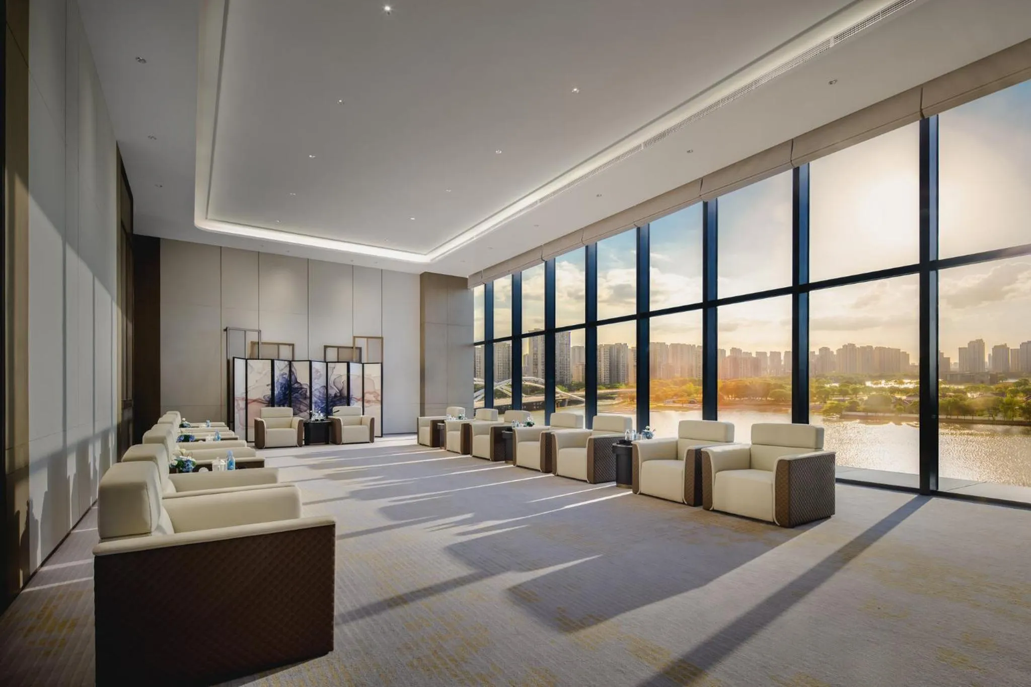 Meeting/conference room in Crowne Plaza Kunshan East by IHG