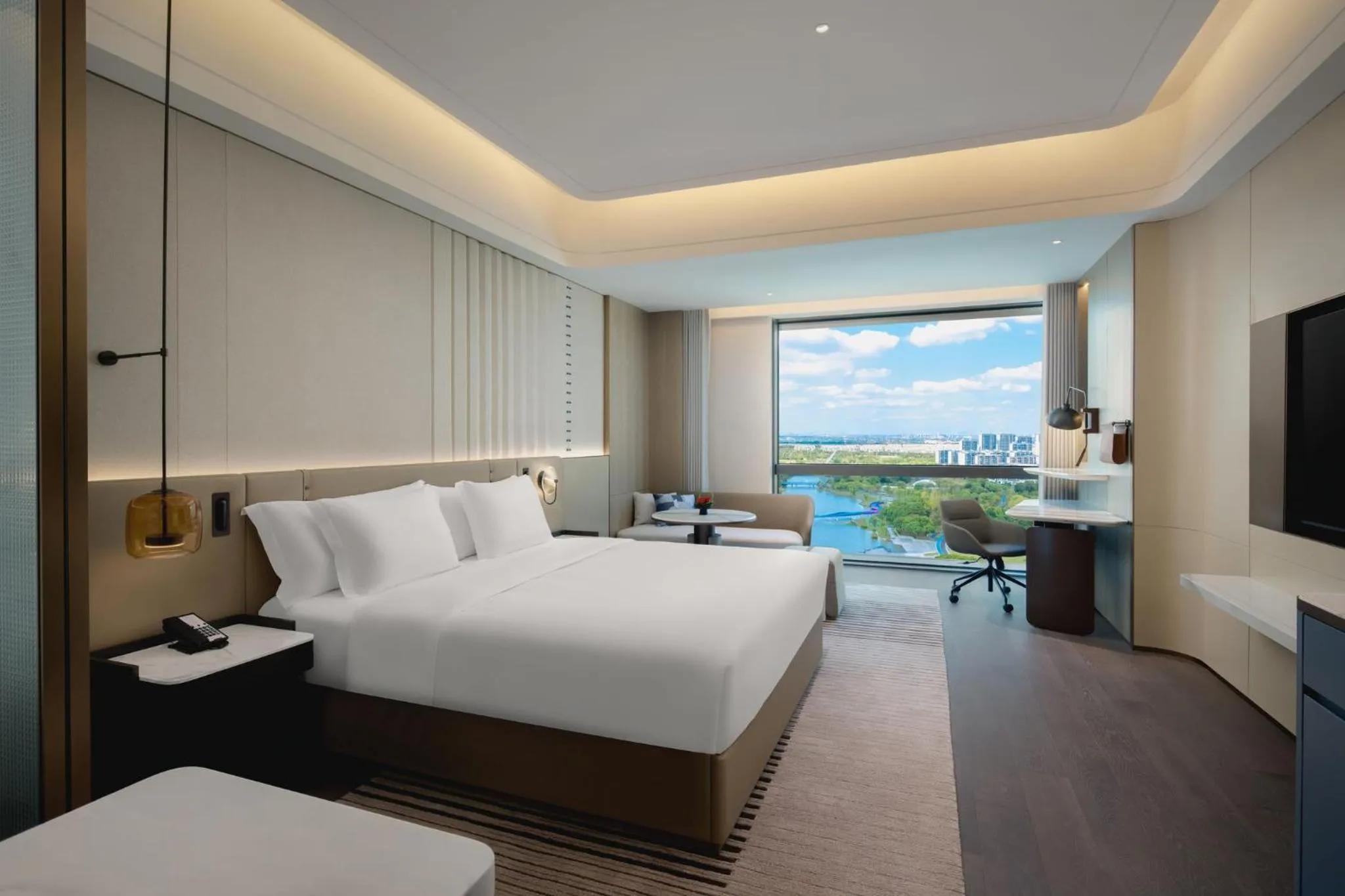 Photo of the whole room, Bed in Crowne Plaza Kunshan East by IHG