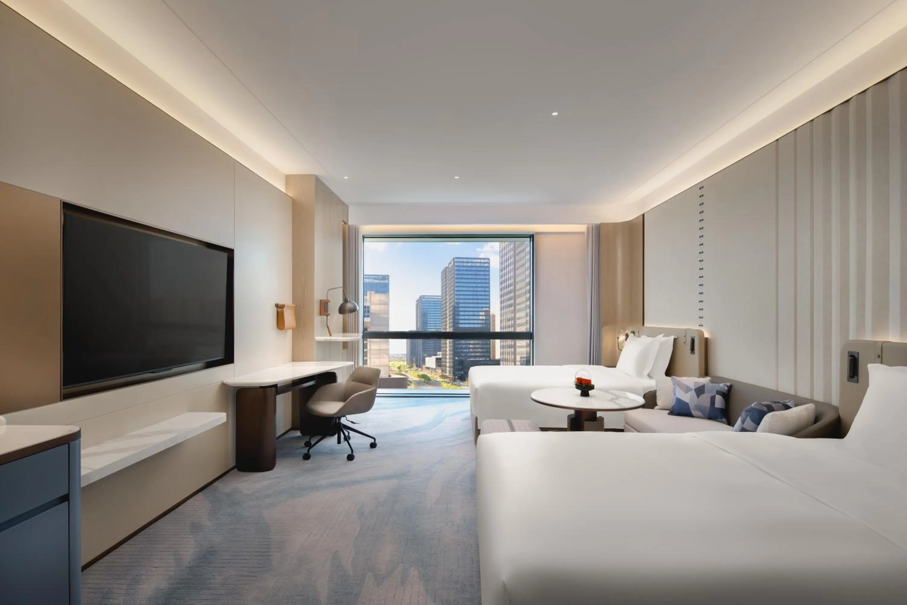 Photo of the whole room, Bed in Crowne Plaza Kunshan East by IHG