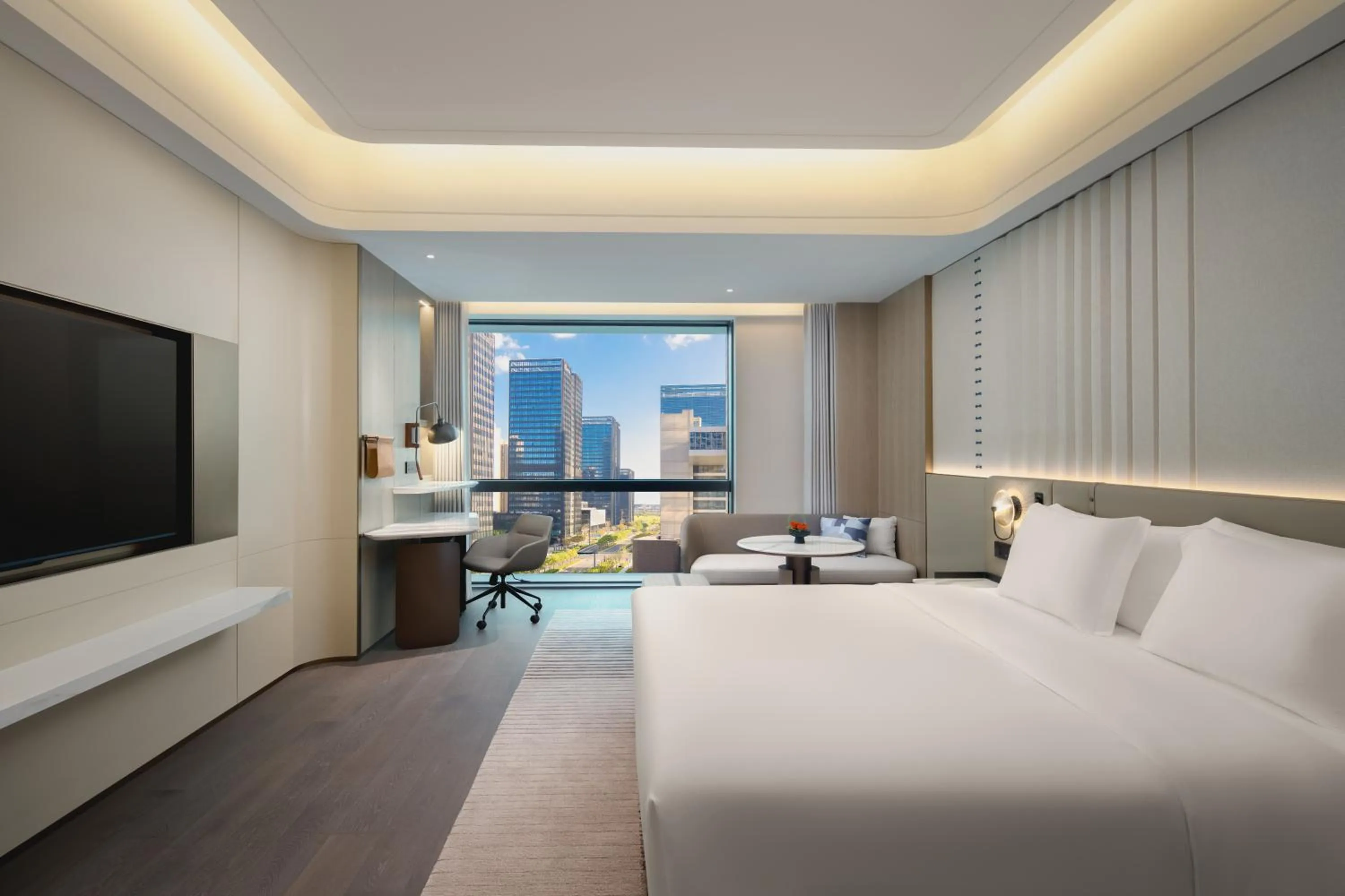 Photo of the whole room, Bed in Crowne Plaza Kunshan East by IHG