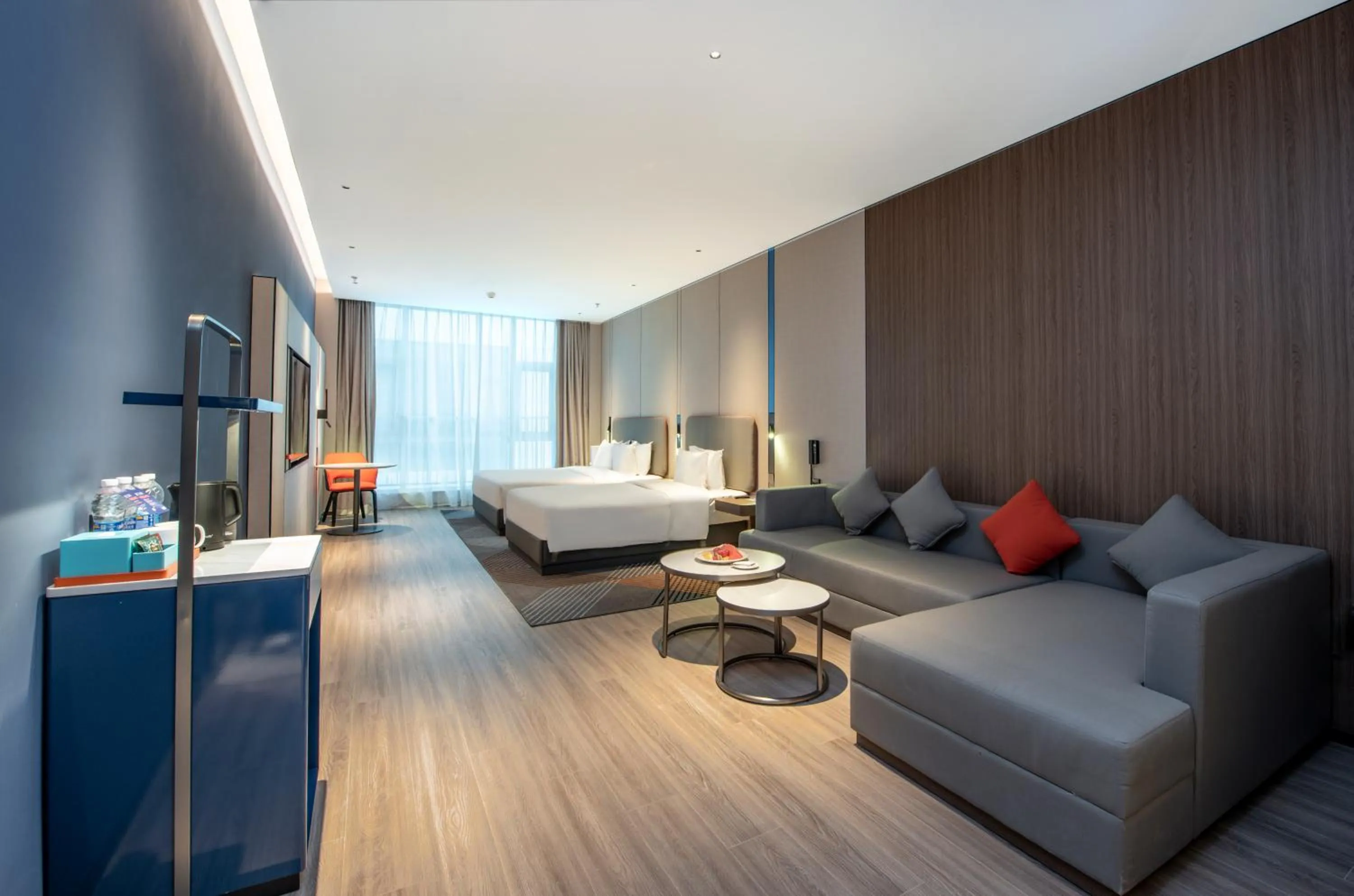 Photo of the whole room, Bed in Holiday Inn Express Yinchuan Lanxi Valley Plaza by IHG