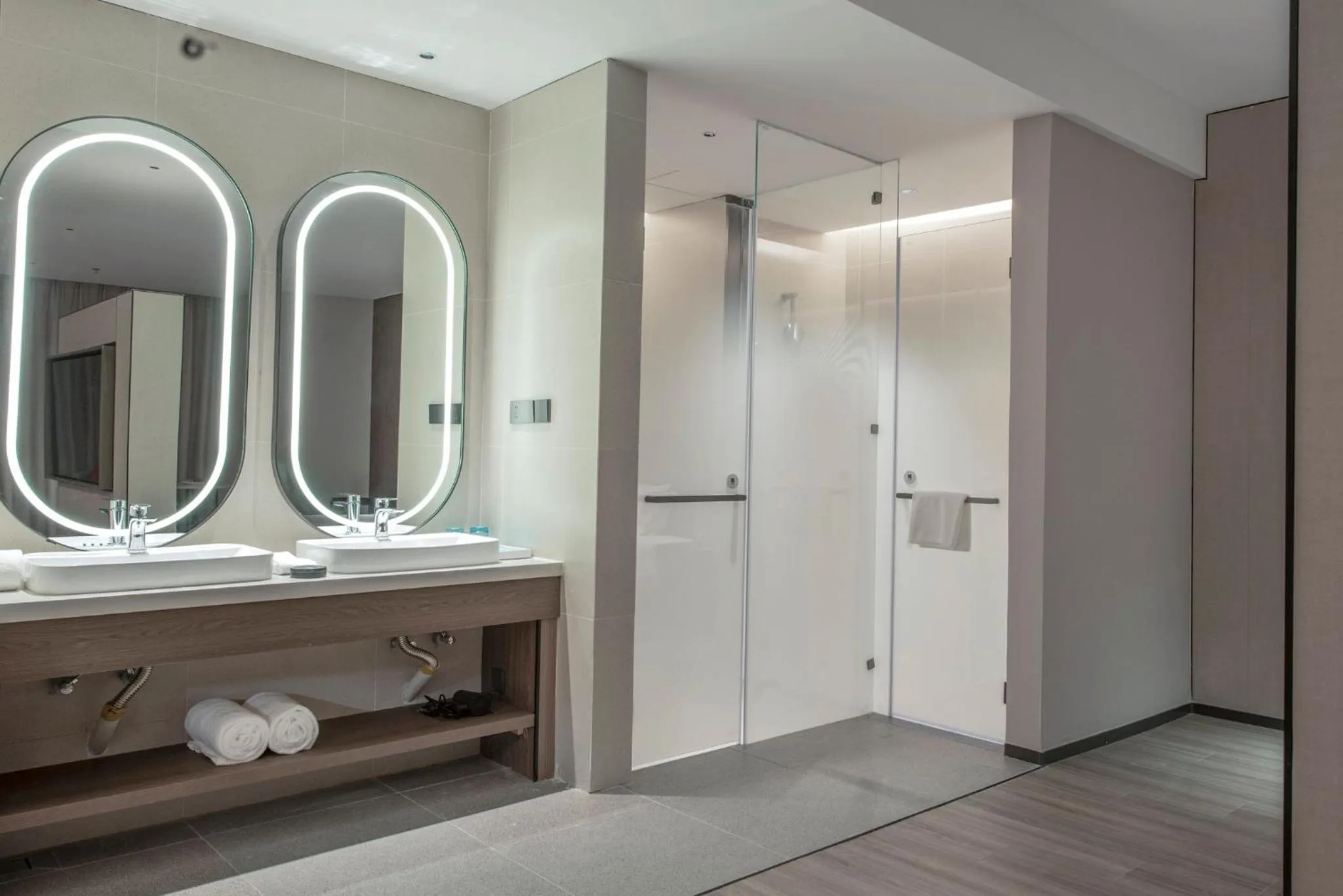 Photo of the whole room in Holiday Inn Express Yinchuan Lanxi Valley Plaza by IHG